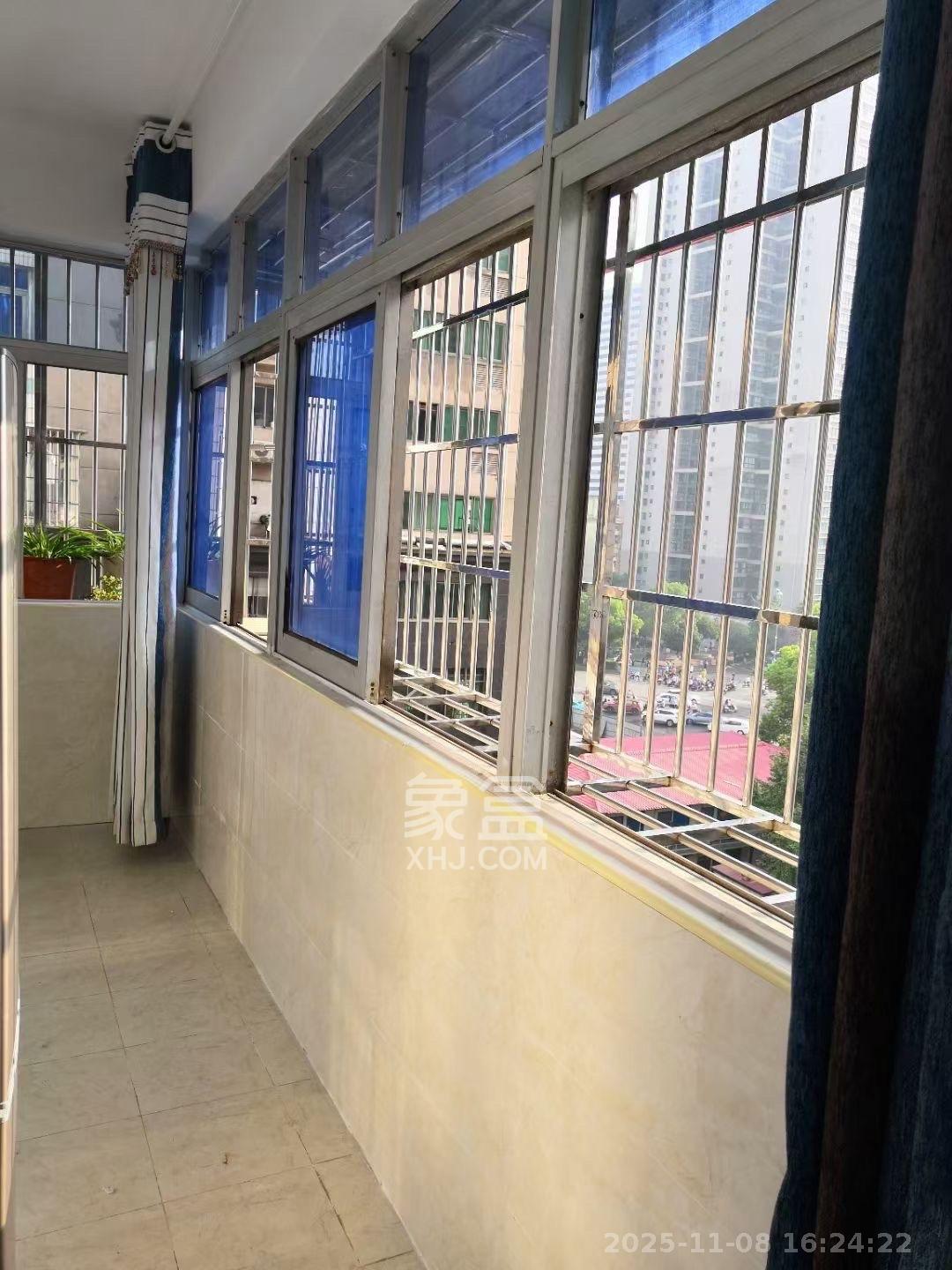 远东公寓  1室1厅1卫    1200.0元/月室内图