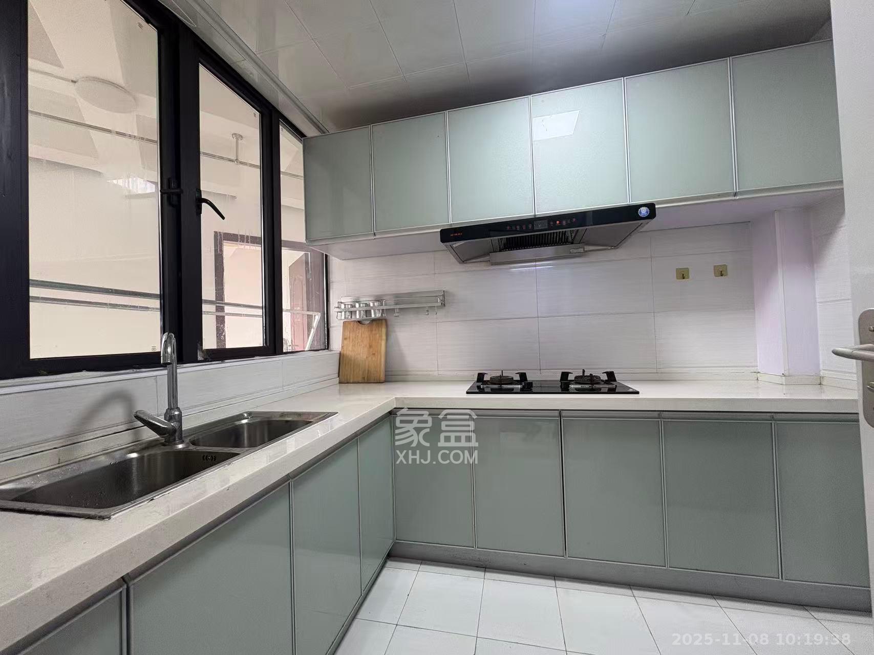 和泓梅溪四季  3室2厅2卫    2300.0元/月室内图