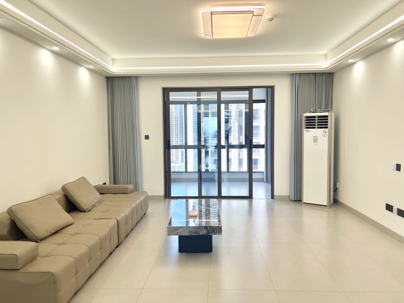 海航豪庭北苑  5室2厅2卫    8800.0元/月室内图