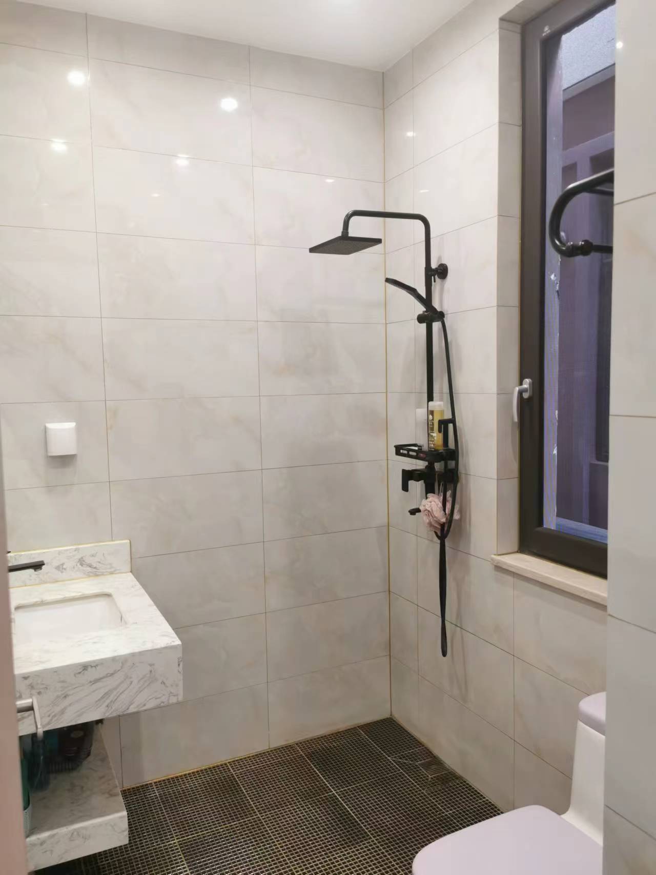 绿城桃李春风 5室3厅4卫 399.0万 绿城桃李春风 5室3厅4卫 399.0万客厅