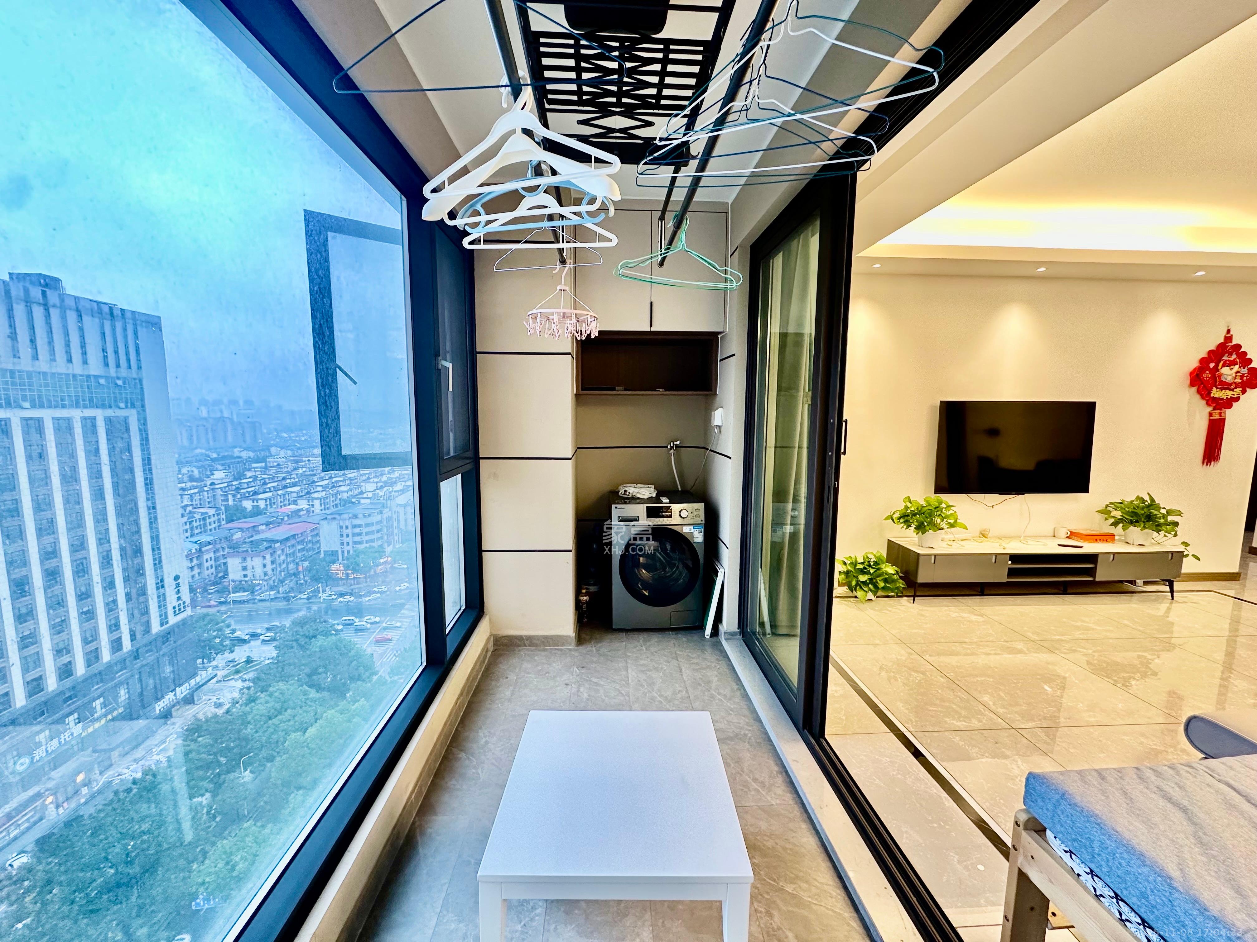 龙湖铂金中心(龙湖春江郦城) 3室2厅2卫 5500.0元/月 龙湖铂金中心(龙湖春江郦城) 3室2厅2卫 5500.0元/月室内图