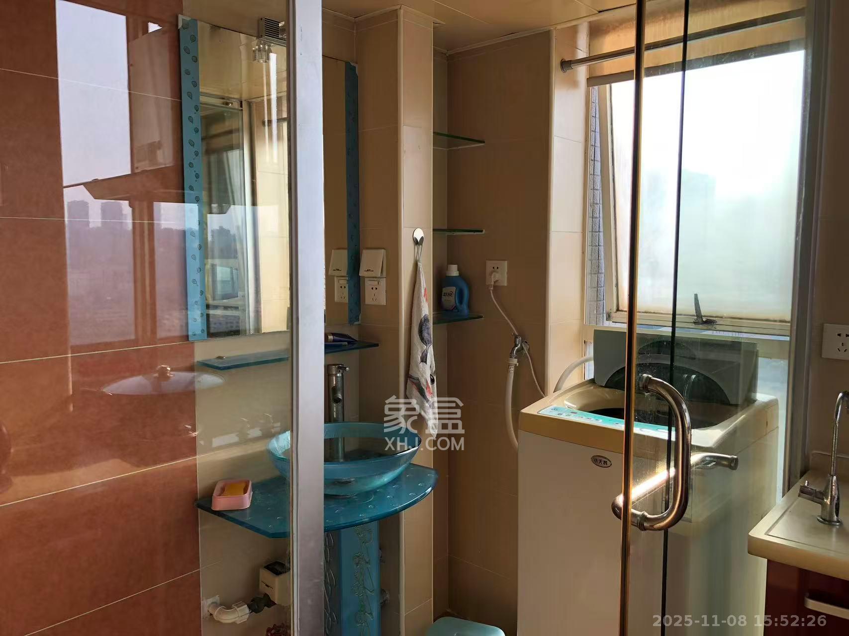 东一国际  1室1厅1卫    1800.0元/月室内图