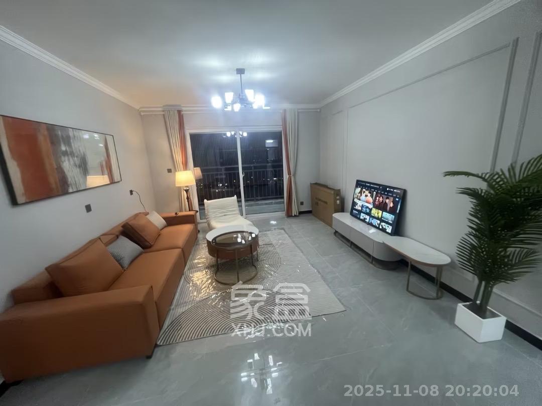 河畔华府  1室2厅1卫    3300.0元/月