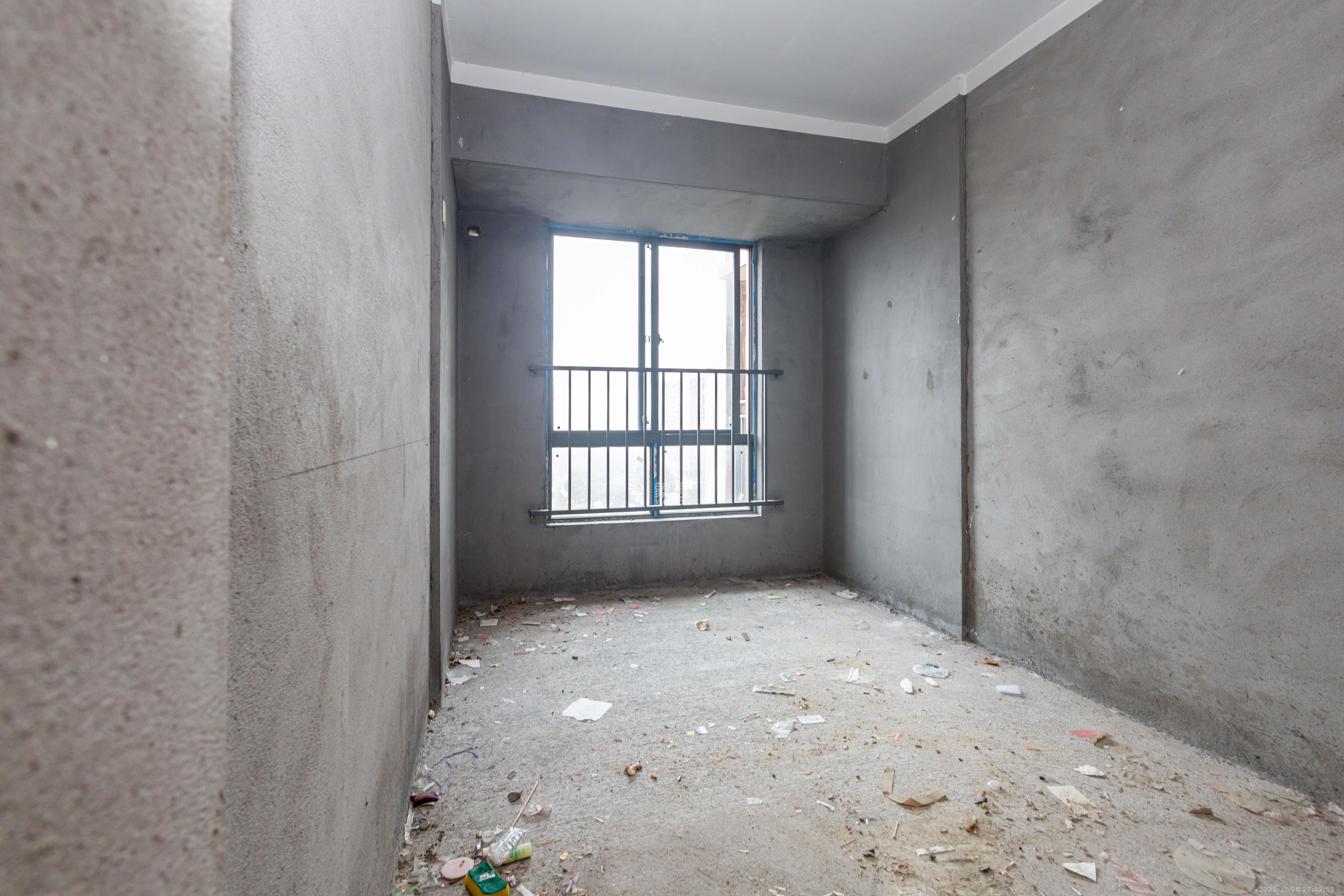 海德公园  4室2厅1卫    56.8万卧室