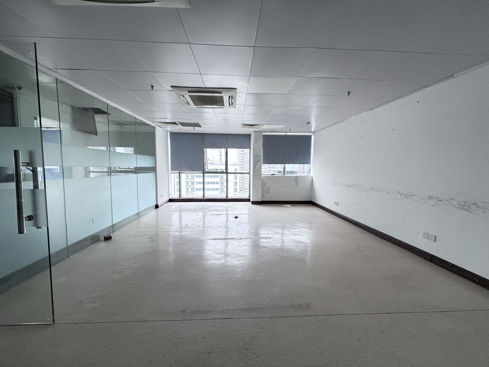 财富广场 3室2厅0卫 15000.0元/月 财富广场 3室2厅0卫 15000.0元/月户型图