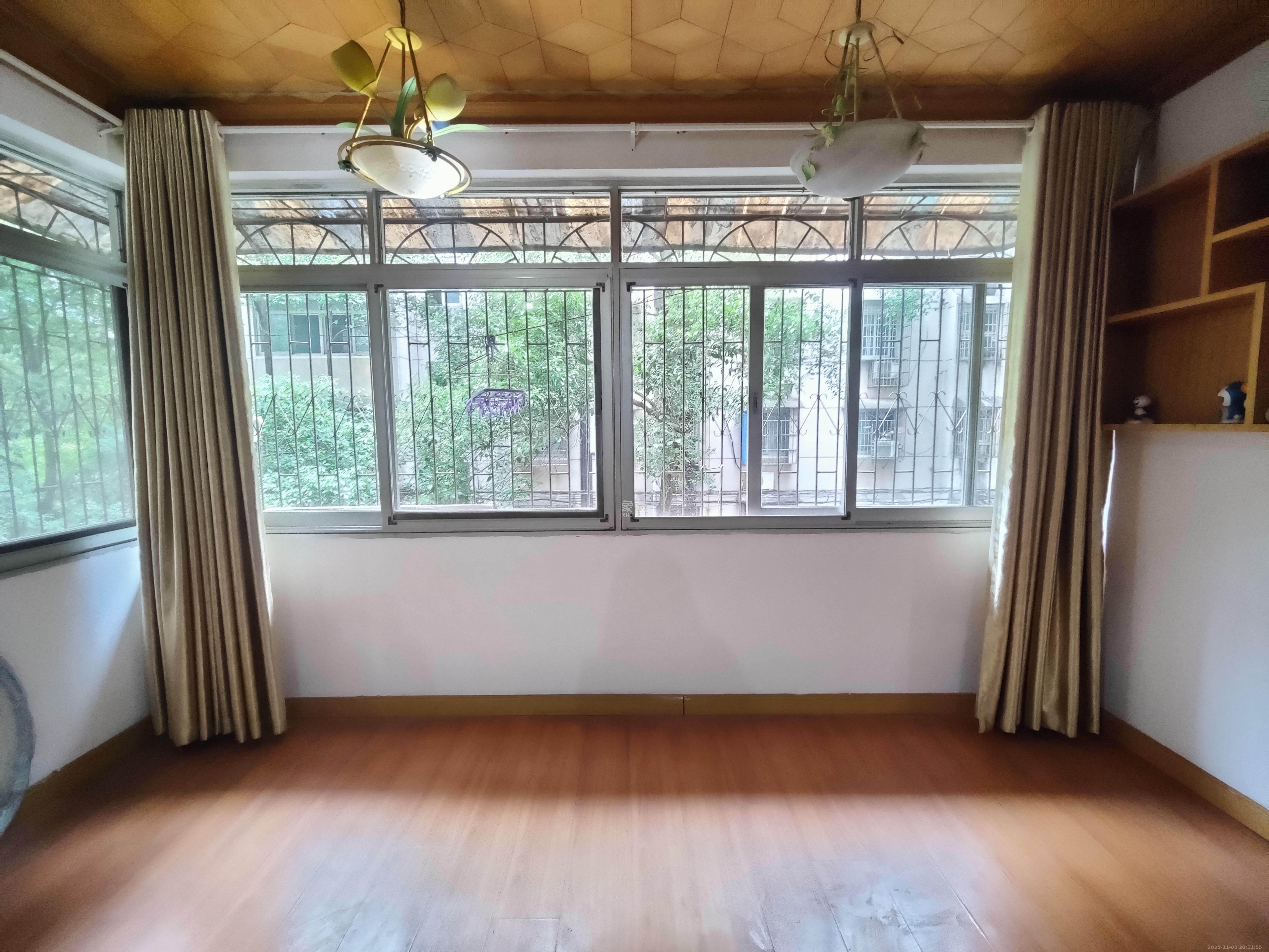 杏林小区  3室2厅2卫    2100.0元/月室内图