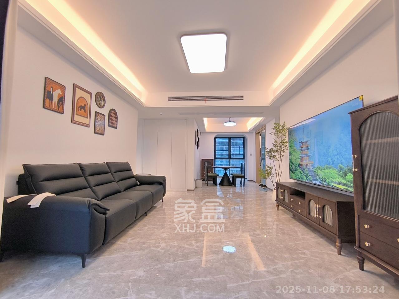 复地滨江金融中心  4室2厅2卫    6000.0元/月