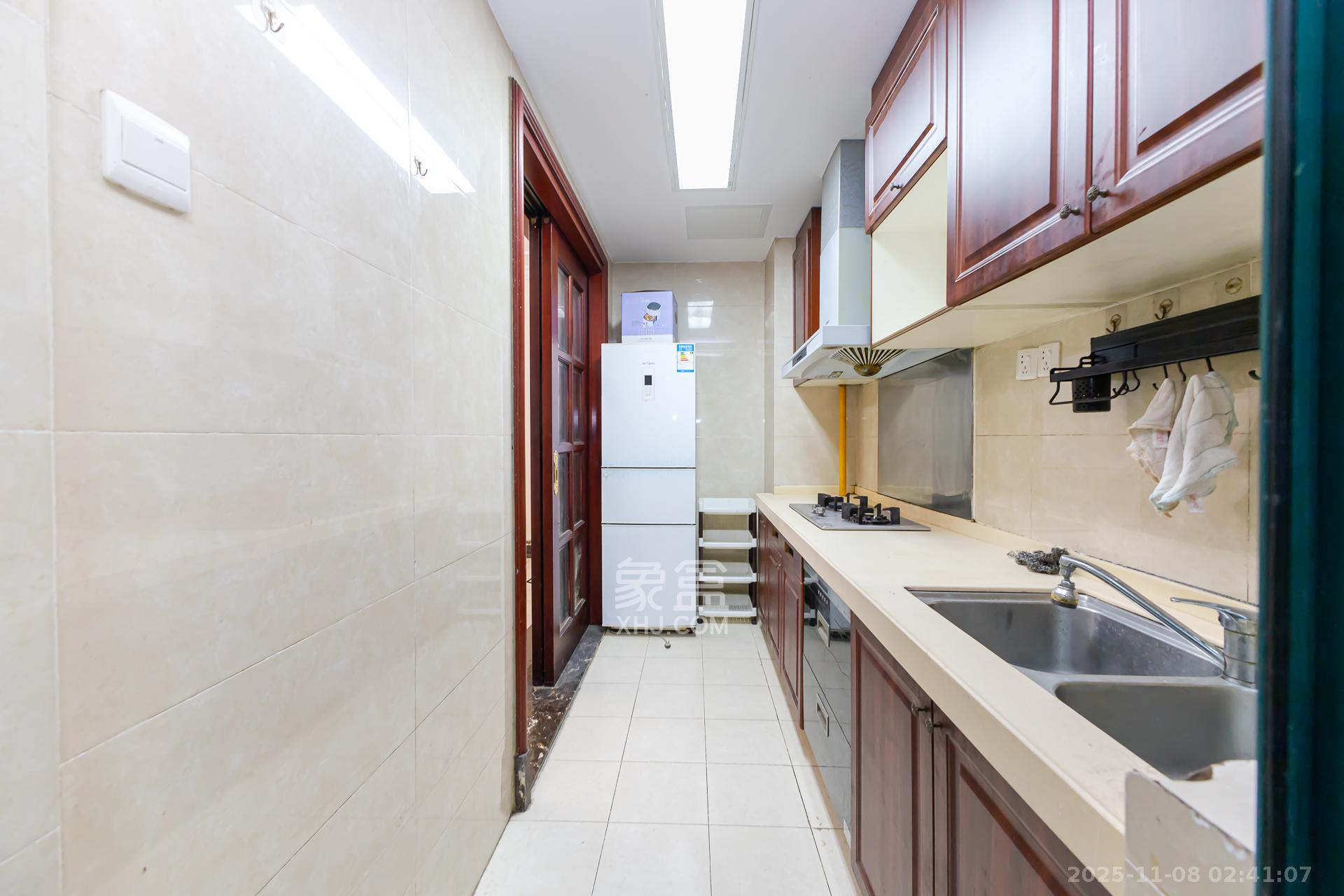 恒大名都 2室2厅1卫 47.8万 恒大名都 2室2厅1卫 47.8万厨房