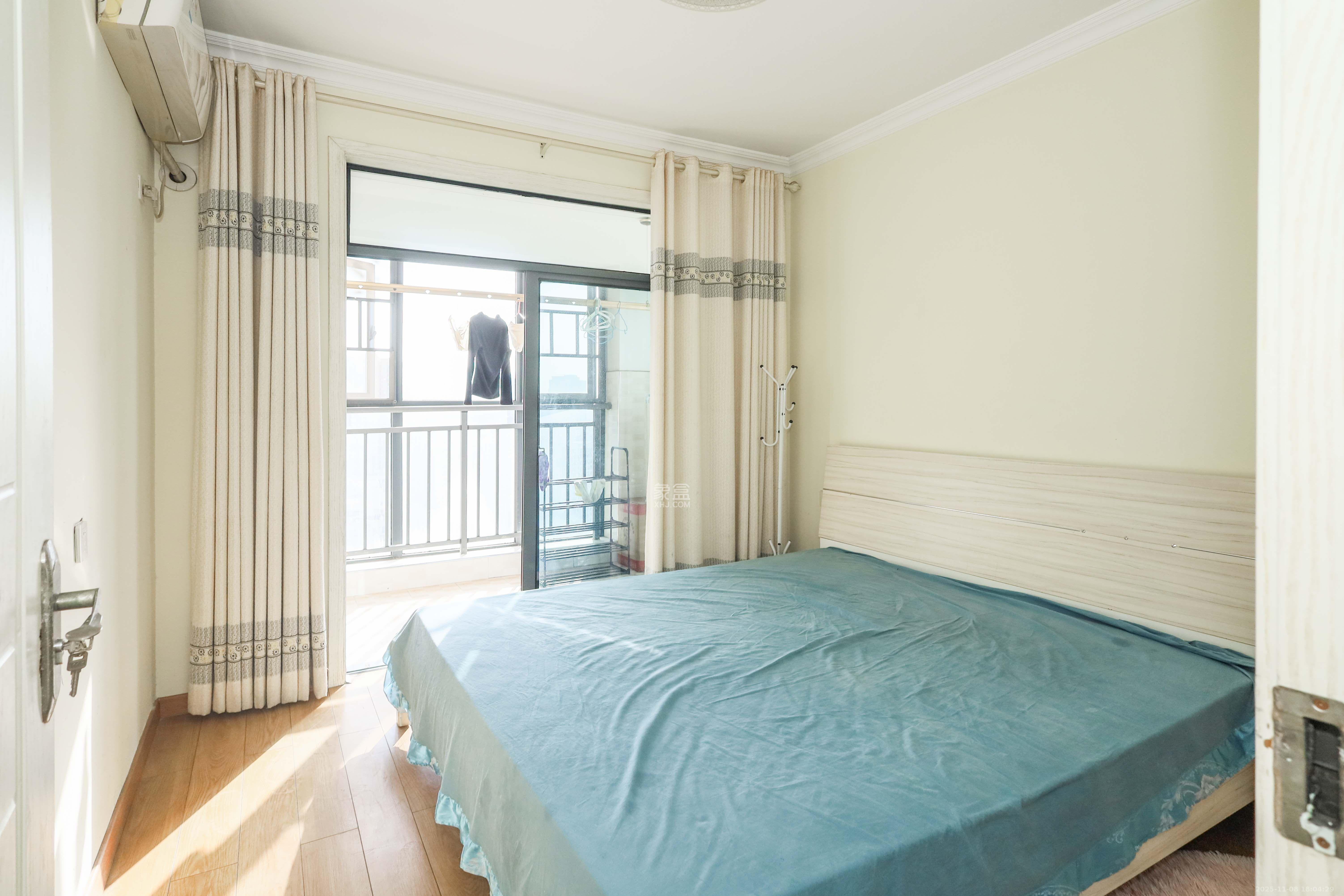 荣盛花语馨苑  3室2厅2卫    2500.0元/月室内图