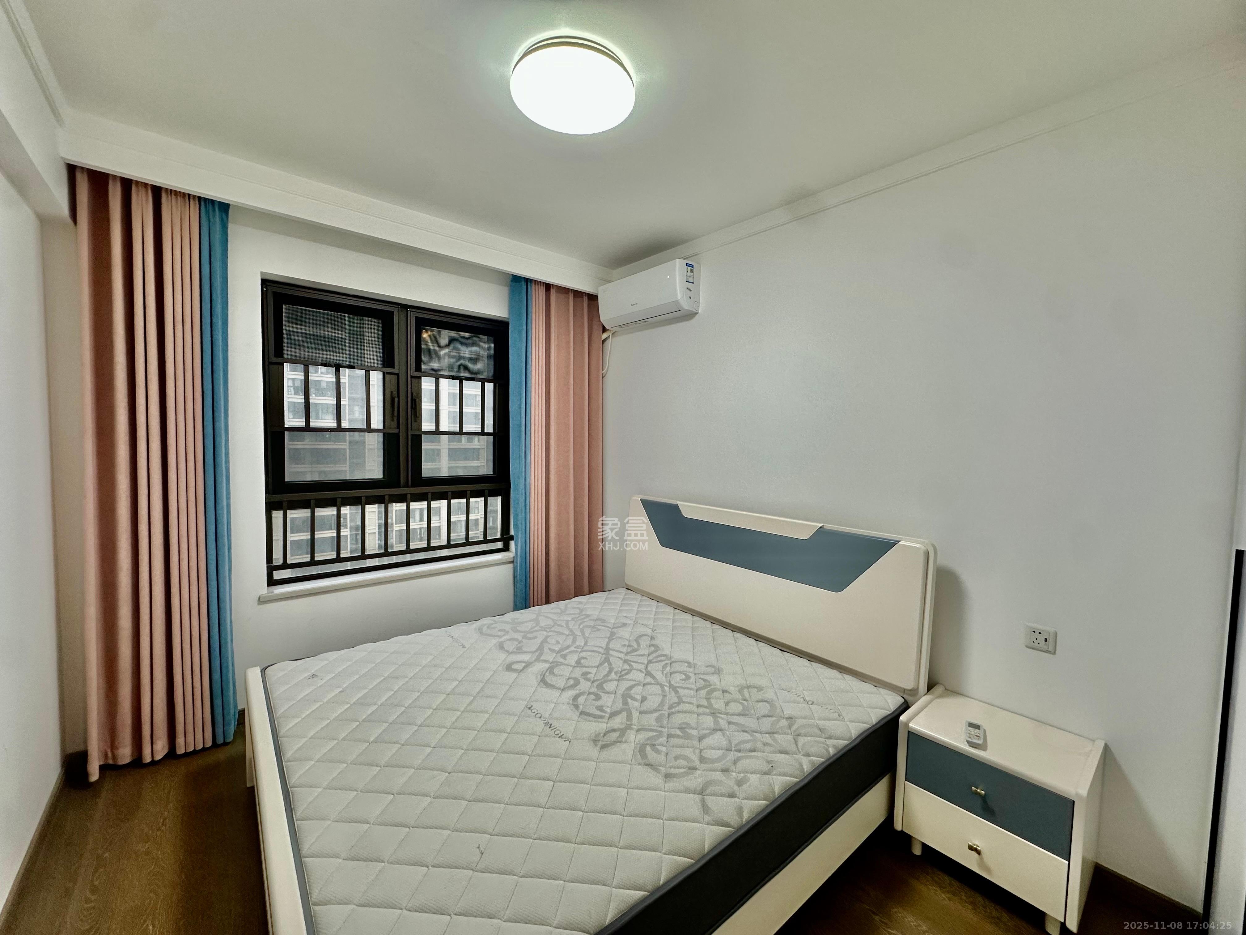 龙湖铂金中心（龙湖春江郦城）  3室2厅2卫    5500.0元/月室内图