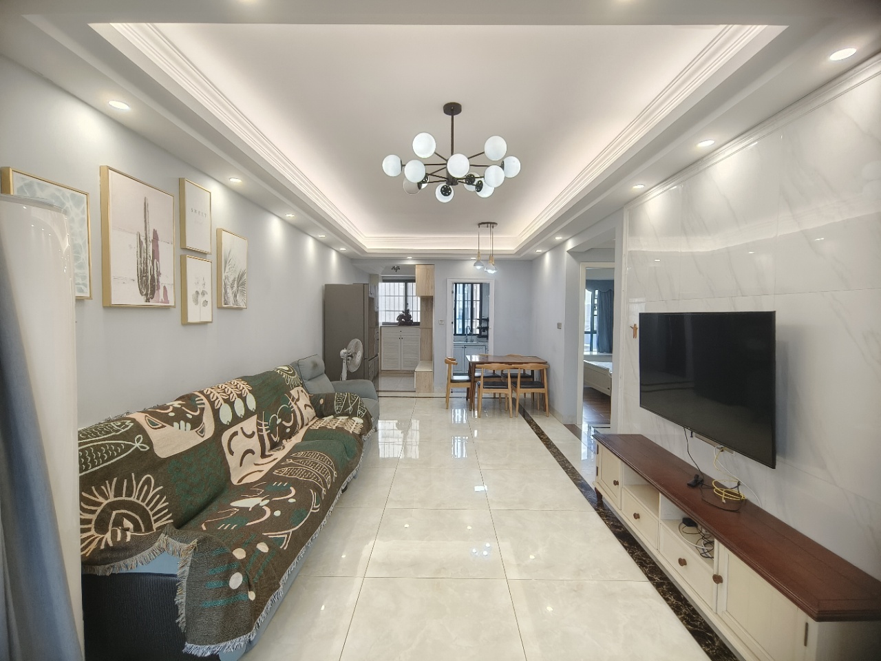 海岸银座花园 2室2厅1卫 2500.0元/月 海岸银座花园 2室2厅1卫 2500.0元/月室内图