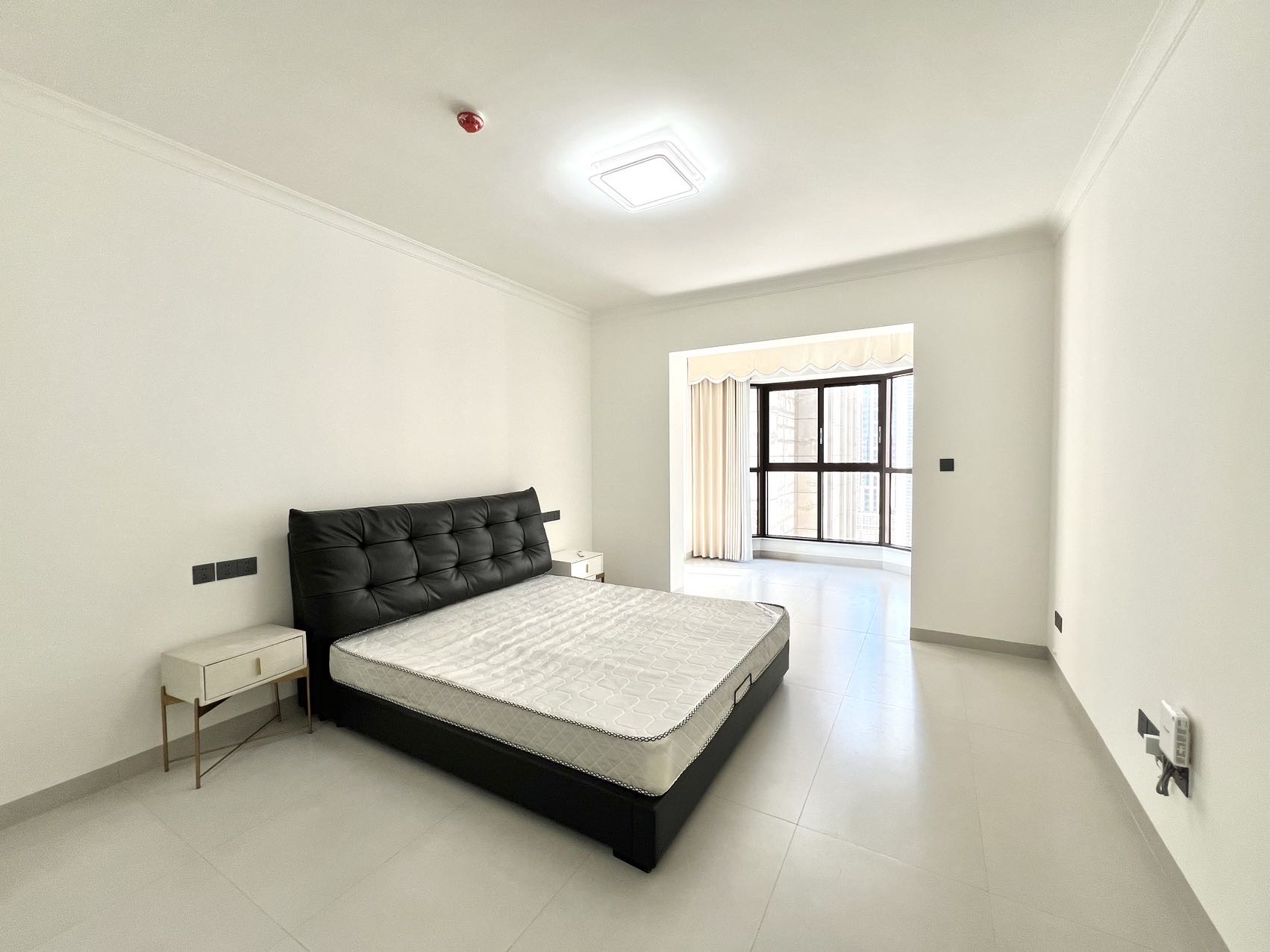 海航豪庭北苑 5室2厅2卫 8800.0元/月 海航豪庭北苑 5室2厅2卫 8800.0元/月室内图