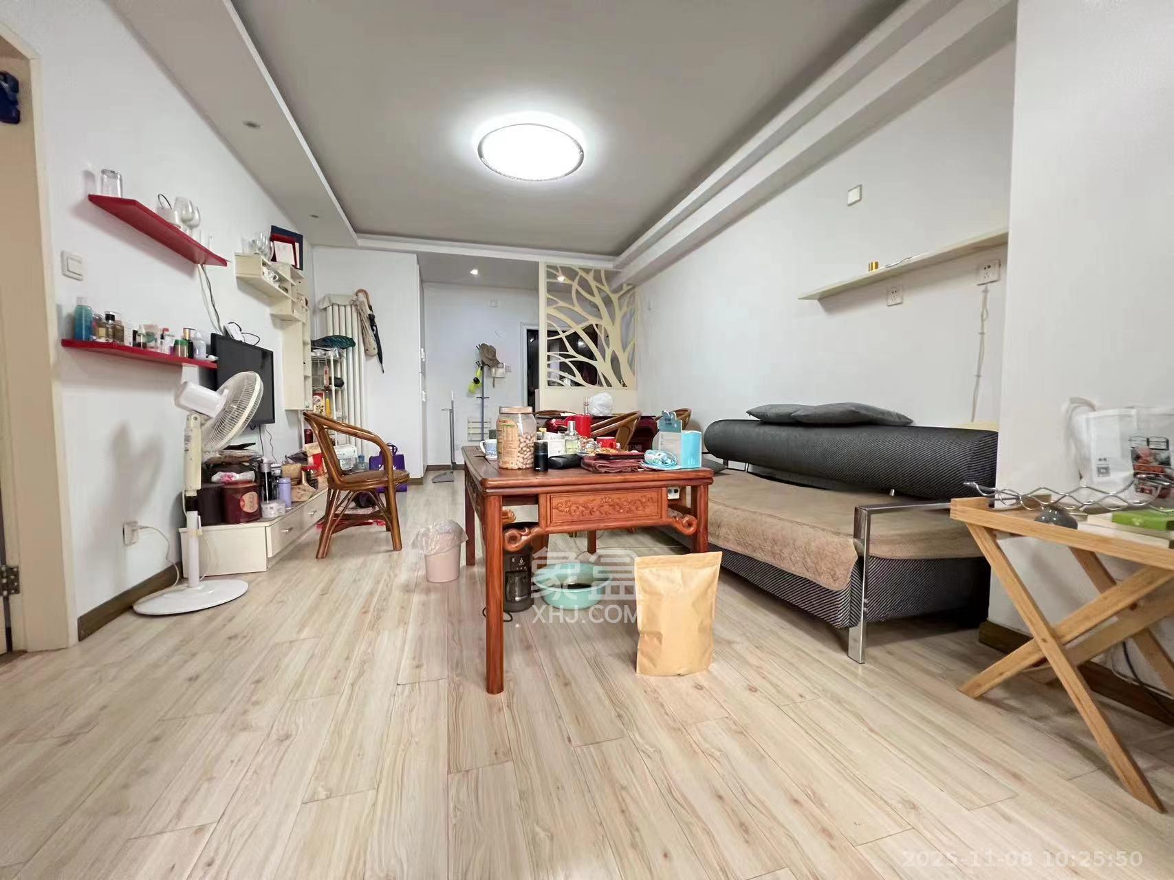 东一国际  1室1厅1卫    1800.0元/月室内图