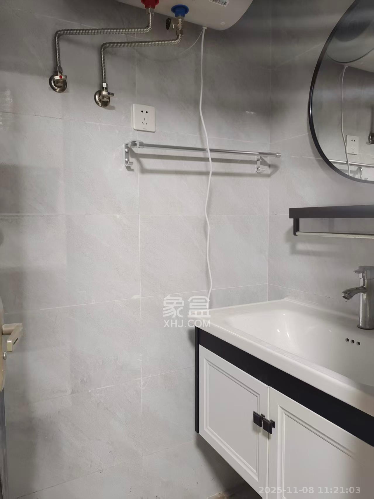 保利香槟国际 1室1厅1卫 1200.0元/月 保利香槟国际 1室1厅1卫 1200.0元/月室内图