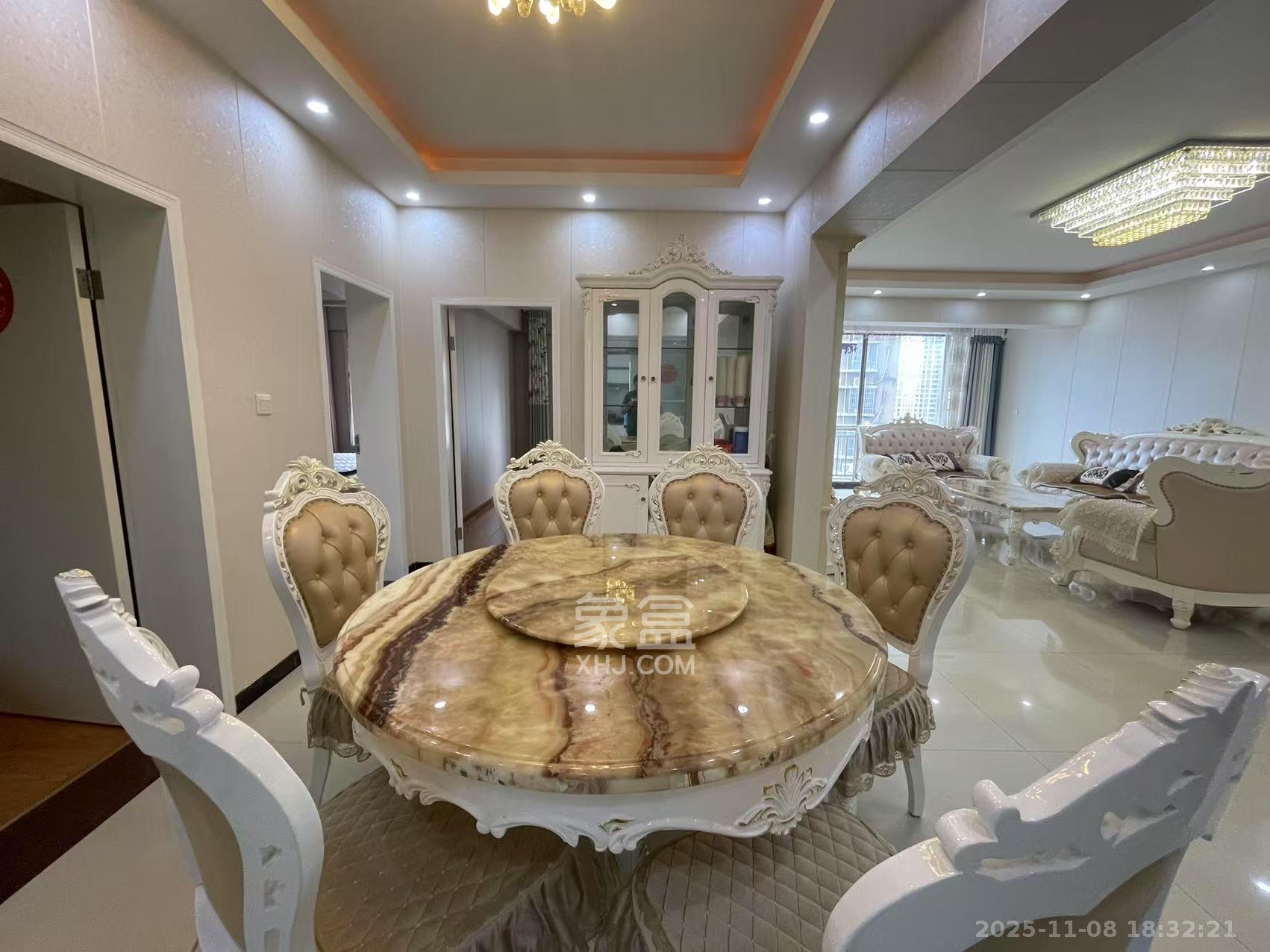 长宝1667  3室2厅2卫    4500.0元/月室内图