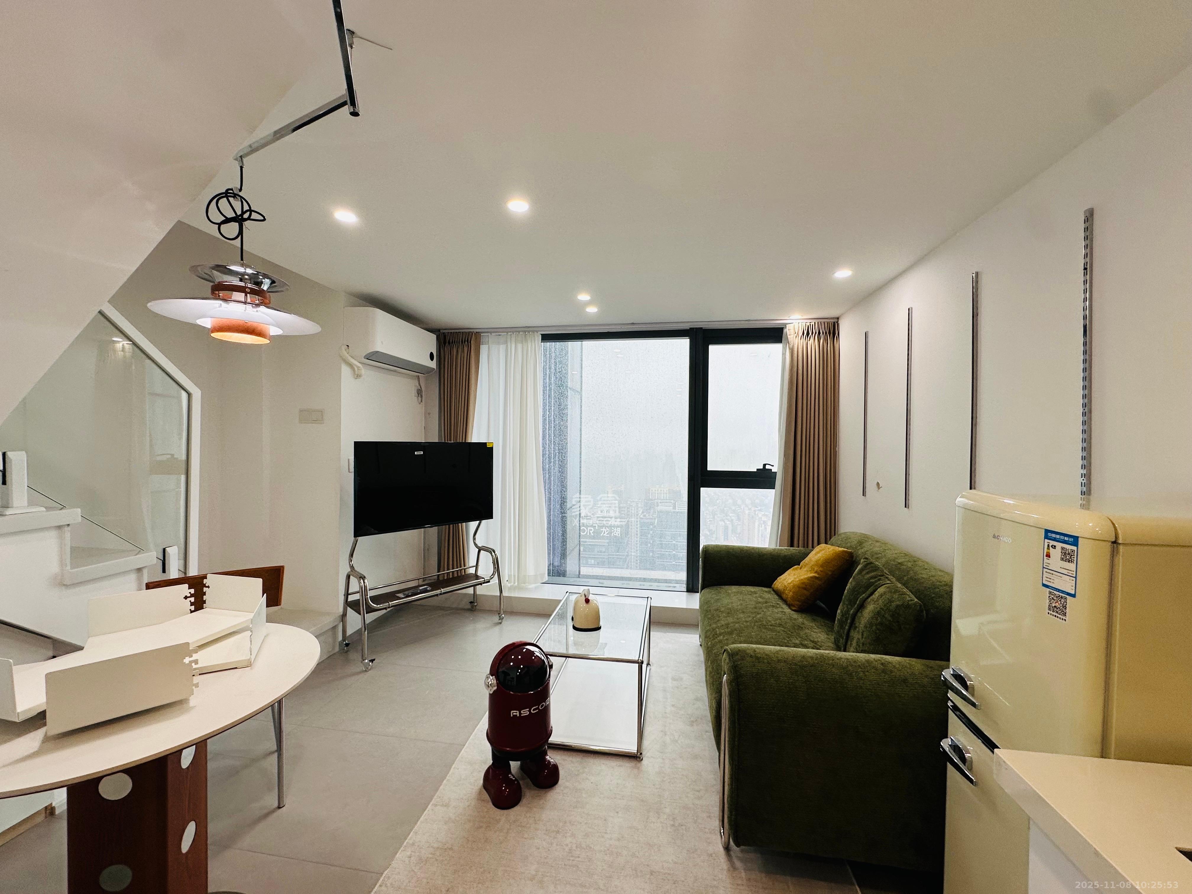 卓越中寰 2室1厅1卫 2800.0元/月 卓越中寰 2室1厅1卫 2800.0元/月室内图