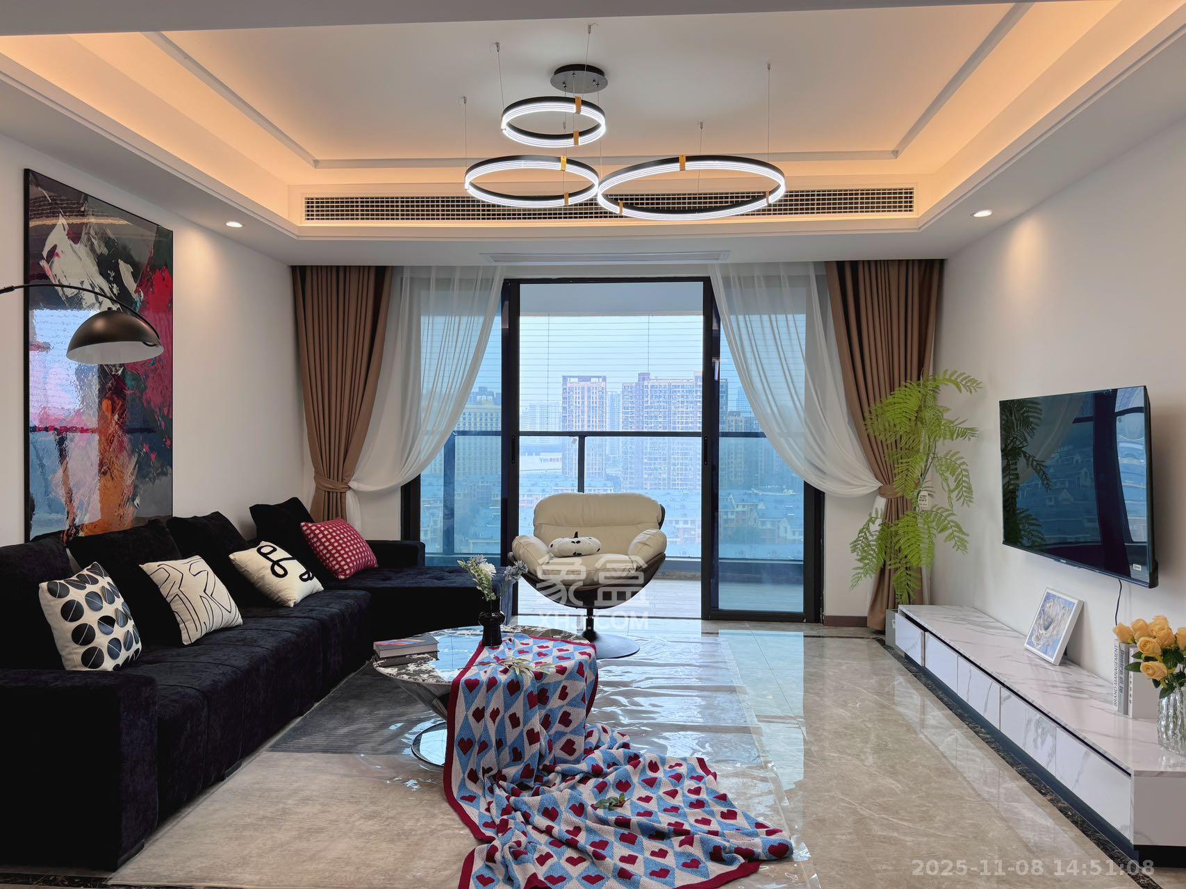 绿地V岛  4室2厅2卫    4700.0元/月室内图