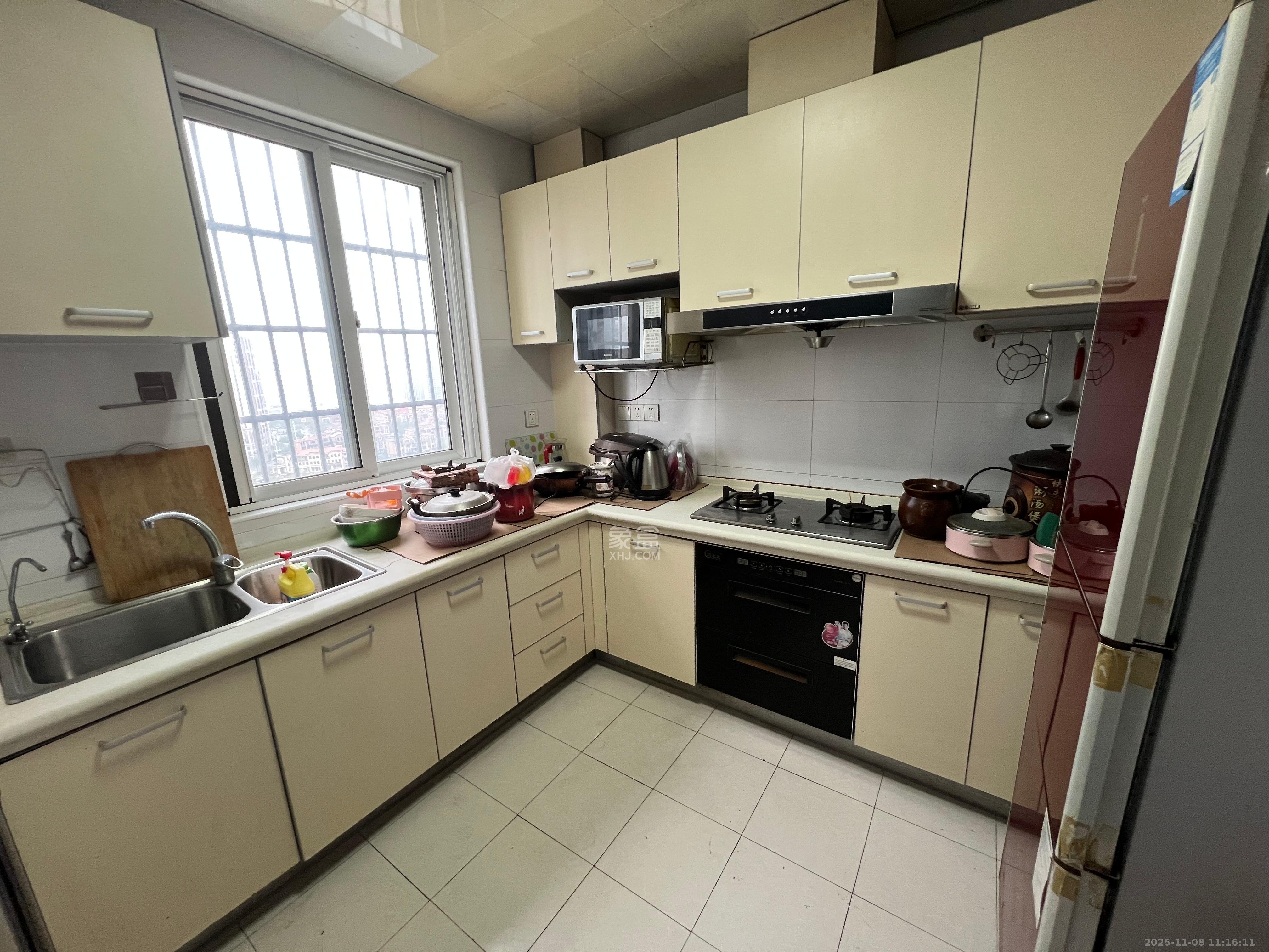 嘉宇盛世华章  3室2厅2卫    3000.0元/月室内图