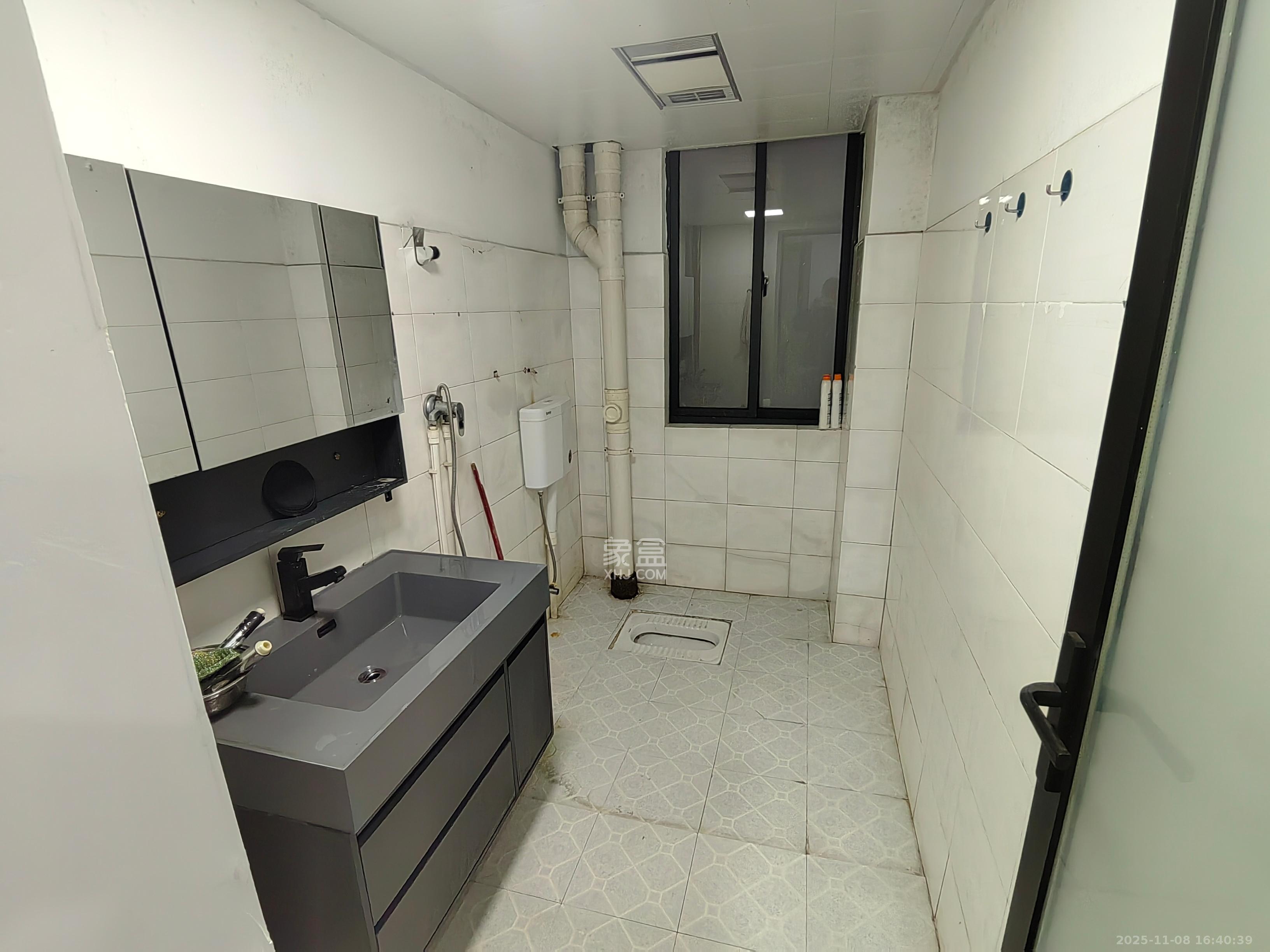 世纪桃花苑  3室2厅2卫    2100.0元/月室内图