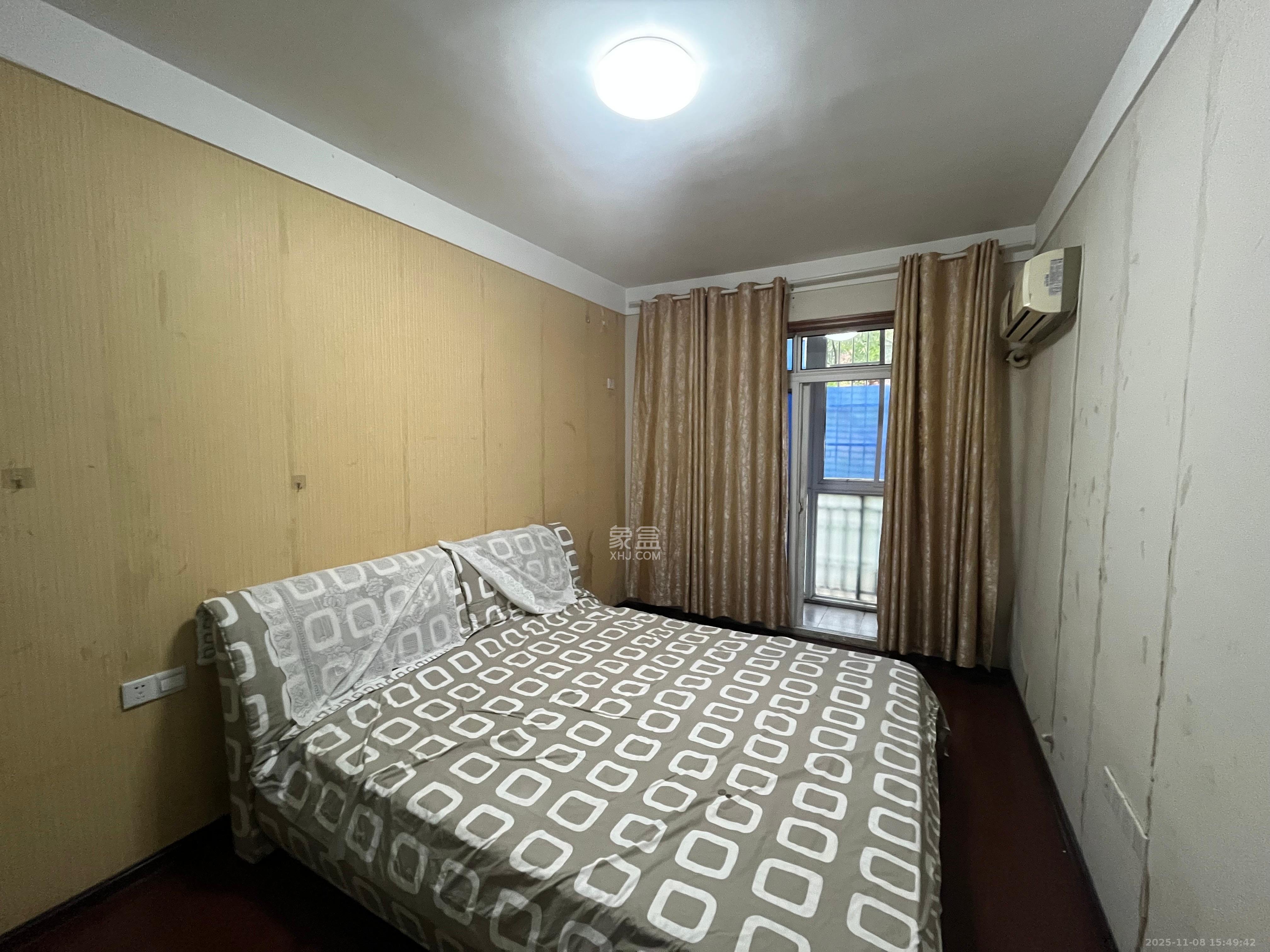 山水英伦  3室2厅1卫    2000.0元/月室内图