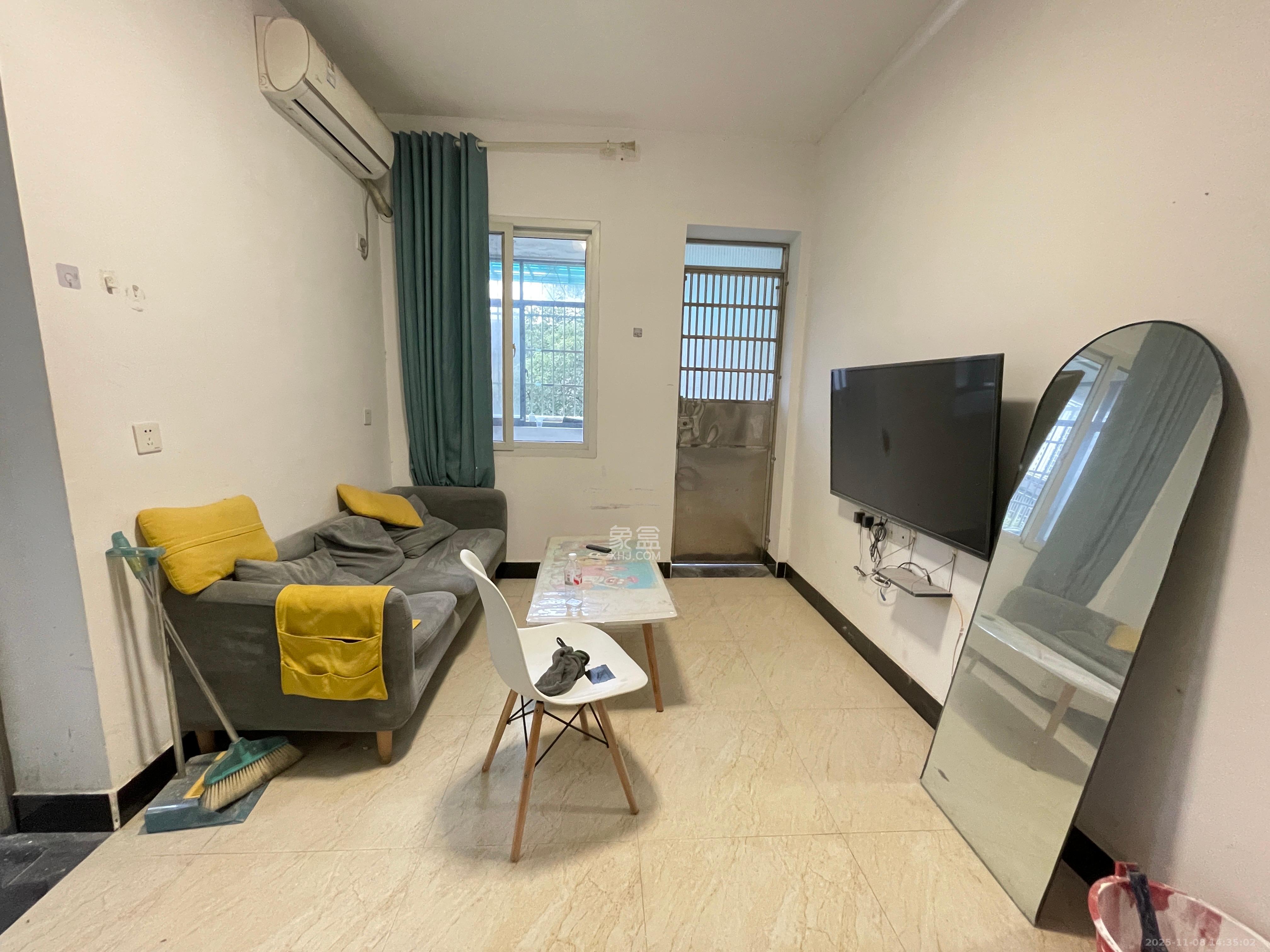 牛婆塘社区  1室0厅0卫    1400.0元/月室内图