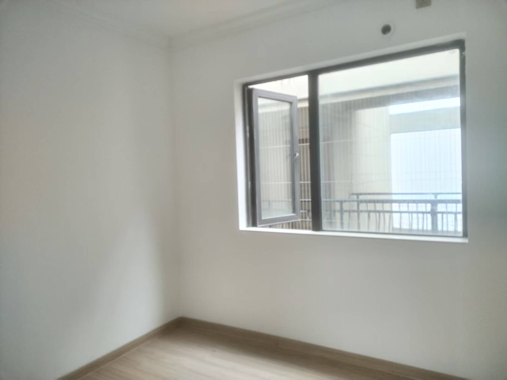 东城首府 3室2厅2卫 1800.0元/月 东城首府 3室2厅2卫 1800.0元/月室内图