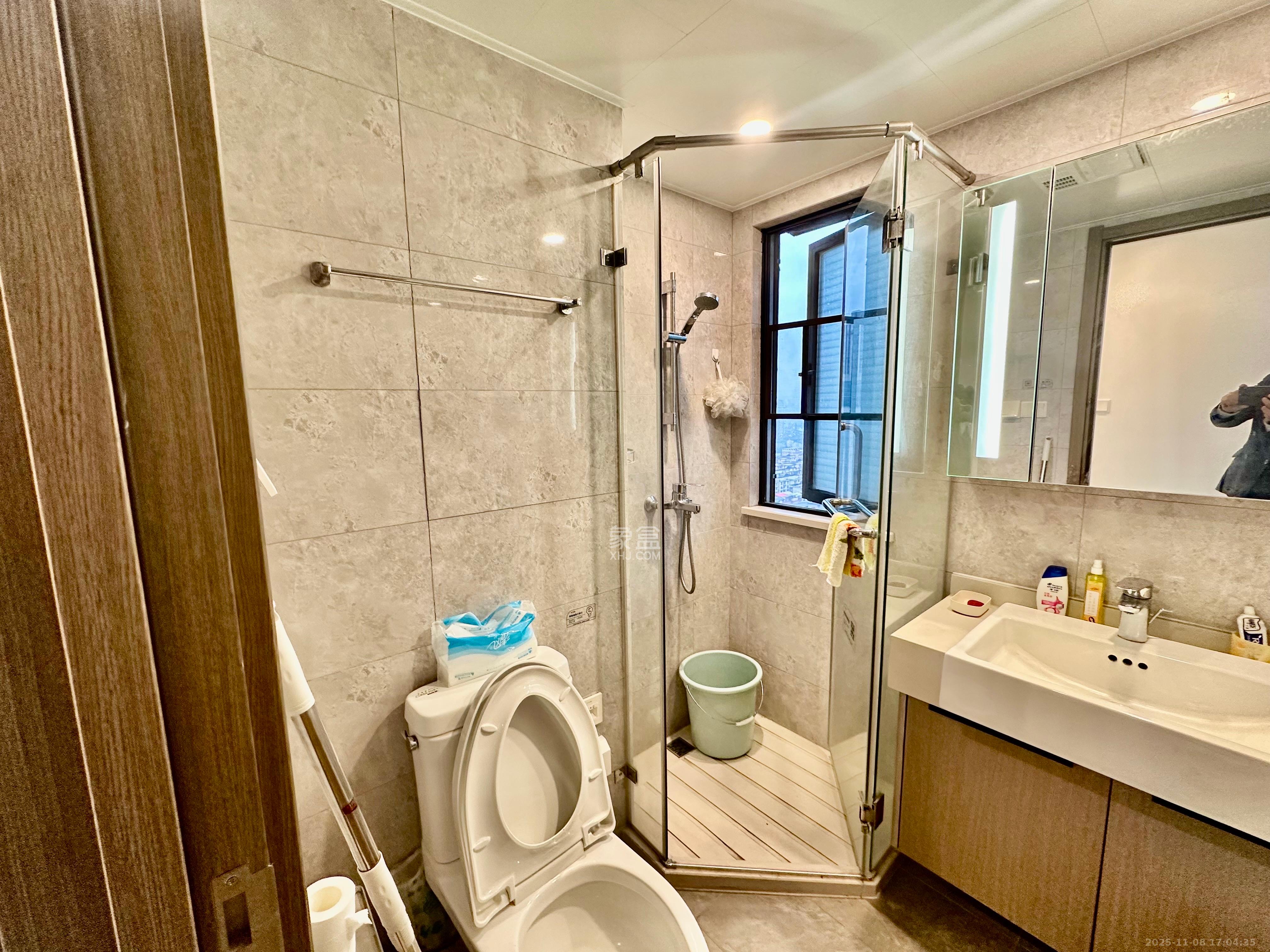 龙湖铂金中心(龙湖春江郦城) 3室2厅2卫 5500.0元/月 龙湖铂金中心(龙湖春江郦城) 3室2厅2卫 5500.0元/月室内图