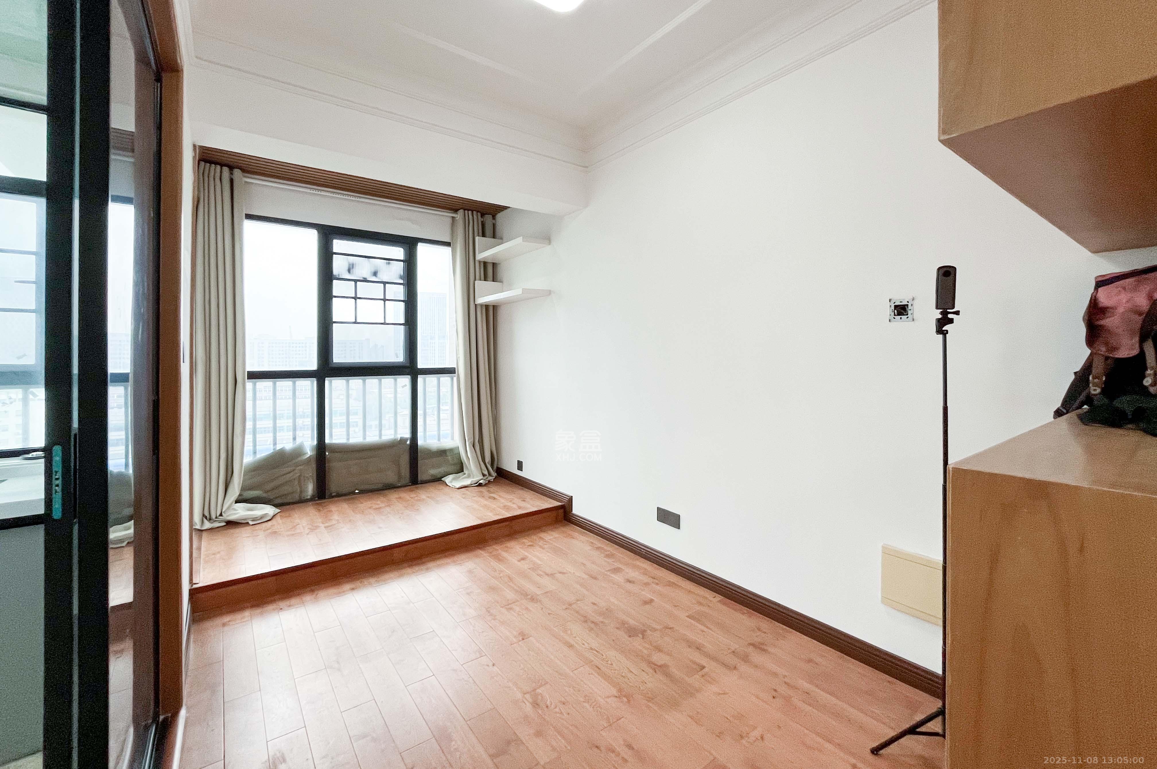 麓谷明珠  2室2厅1卫    75.0万其他