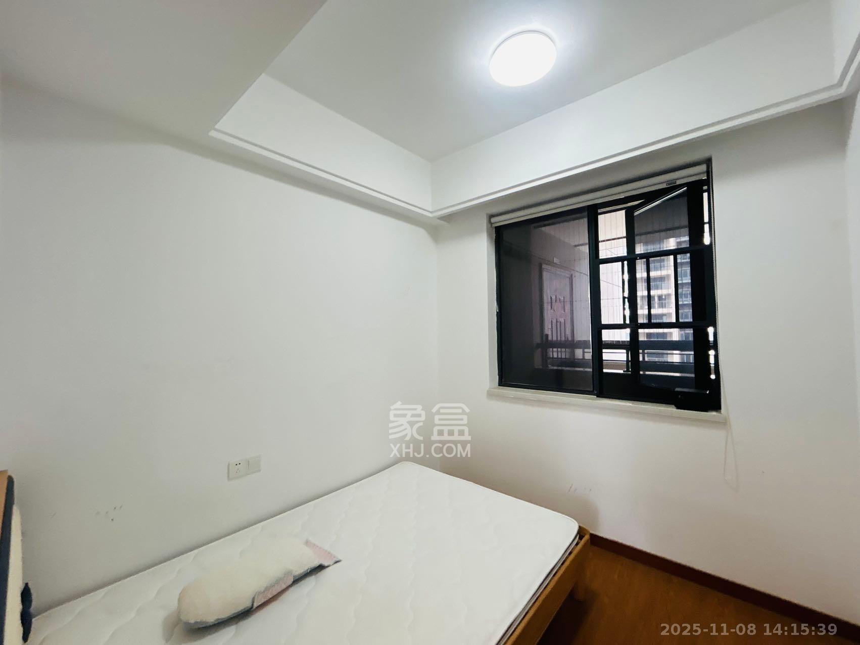 麓谷山湖郡  3室2厅2卫    2200.0元/月室内图