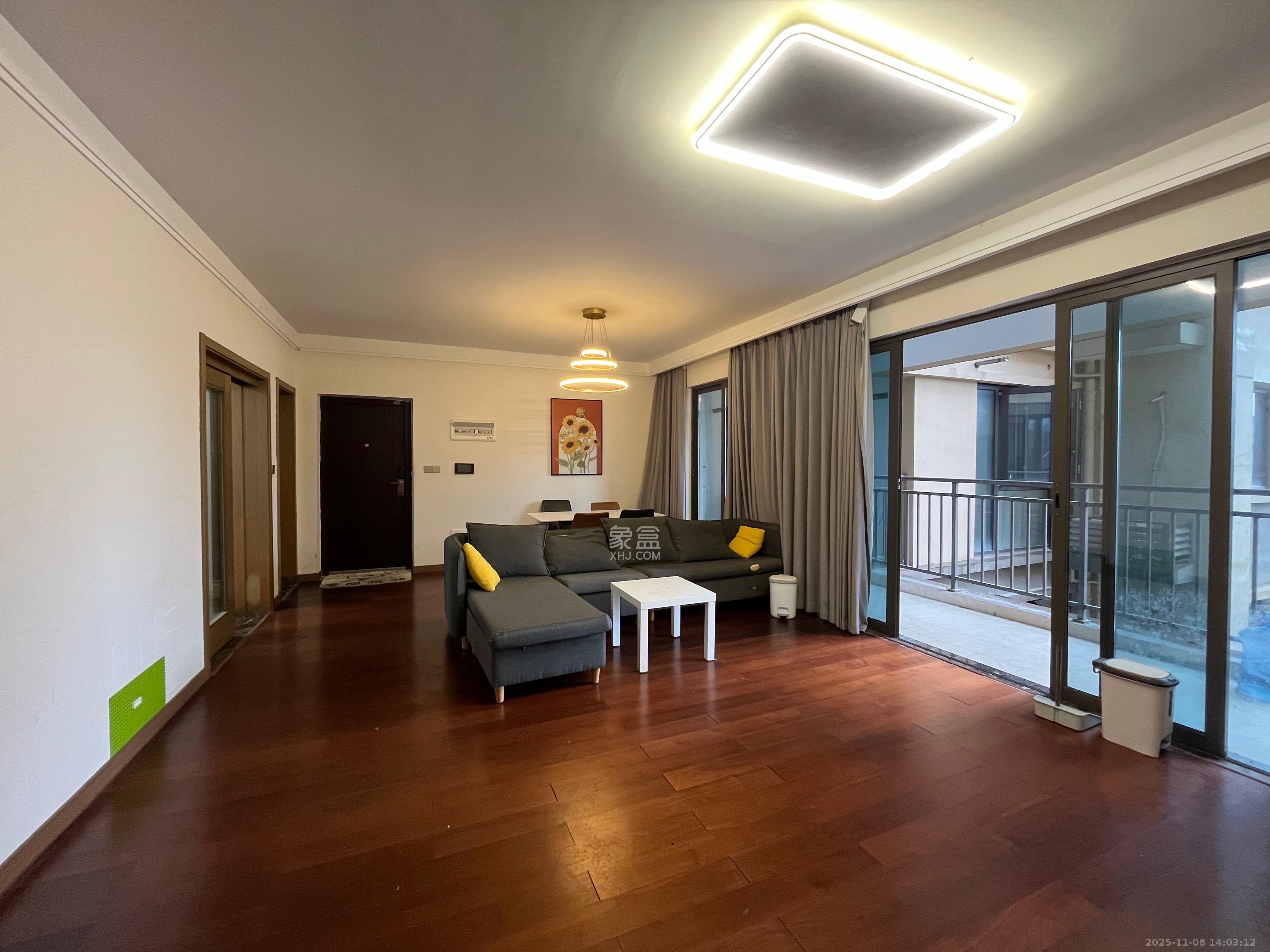 鑫苑芙蓉鑫家  3室2厅2卫    2600.0元/月室内图