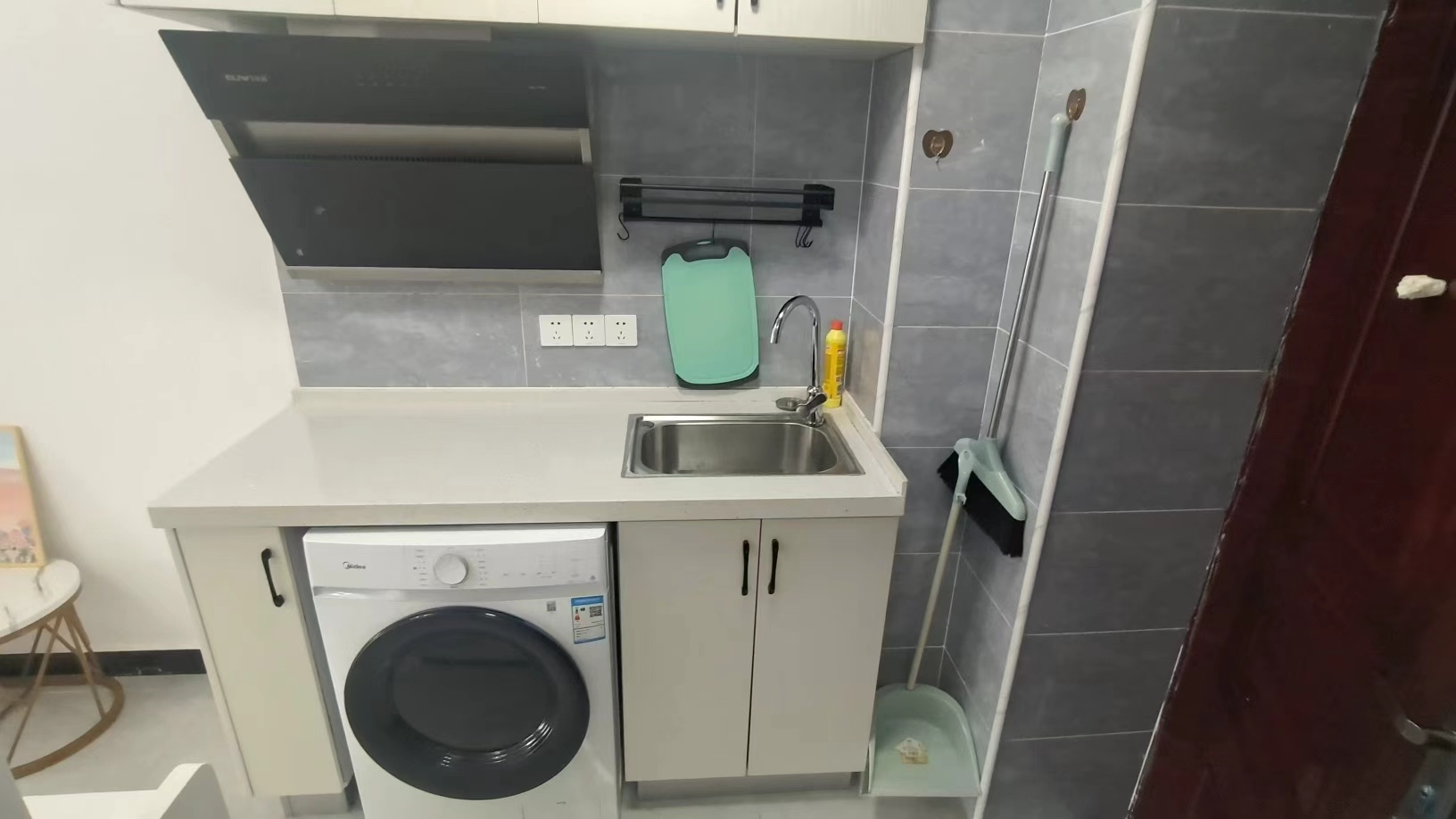 江岸公馆  1室1厅1卫    1500.0元/月室内图