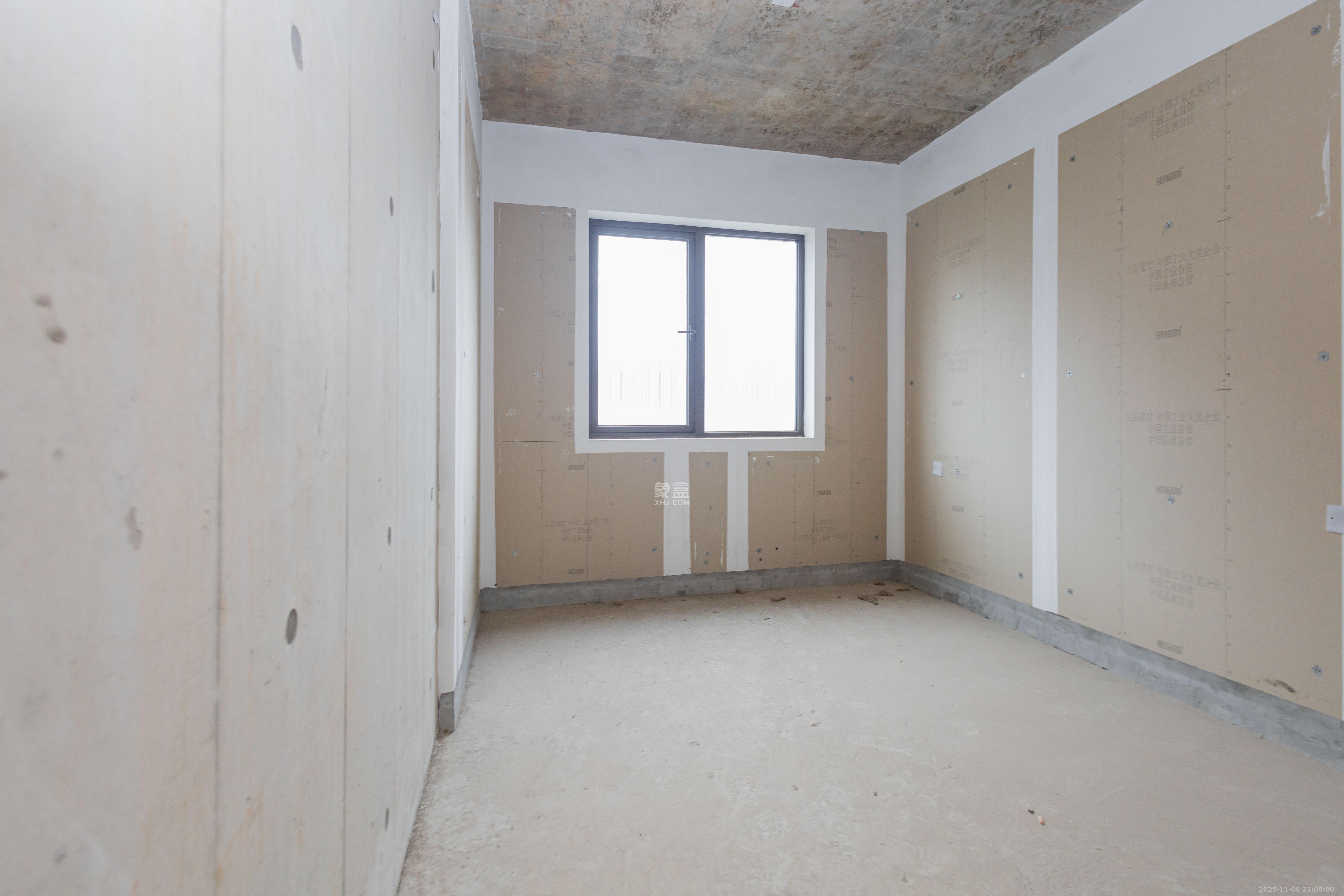 龙湖碧桂园天宸原著 4室2厅2卫 160.0万 龙湖碧桂园天宸原著 4室2厅2卫 160.0万卧室