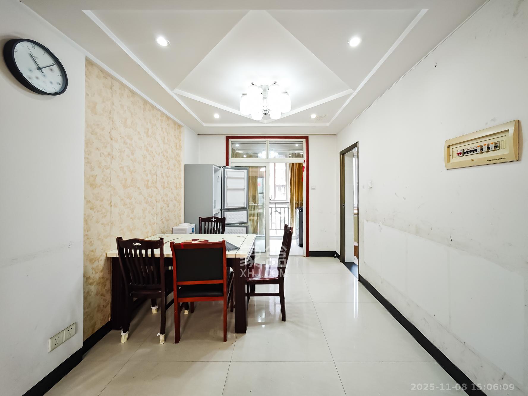 山语城一期 3室2厅2卫 80.0万 山语城一期 3室2厅2卫 80.0万客厅