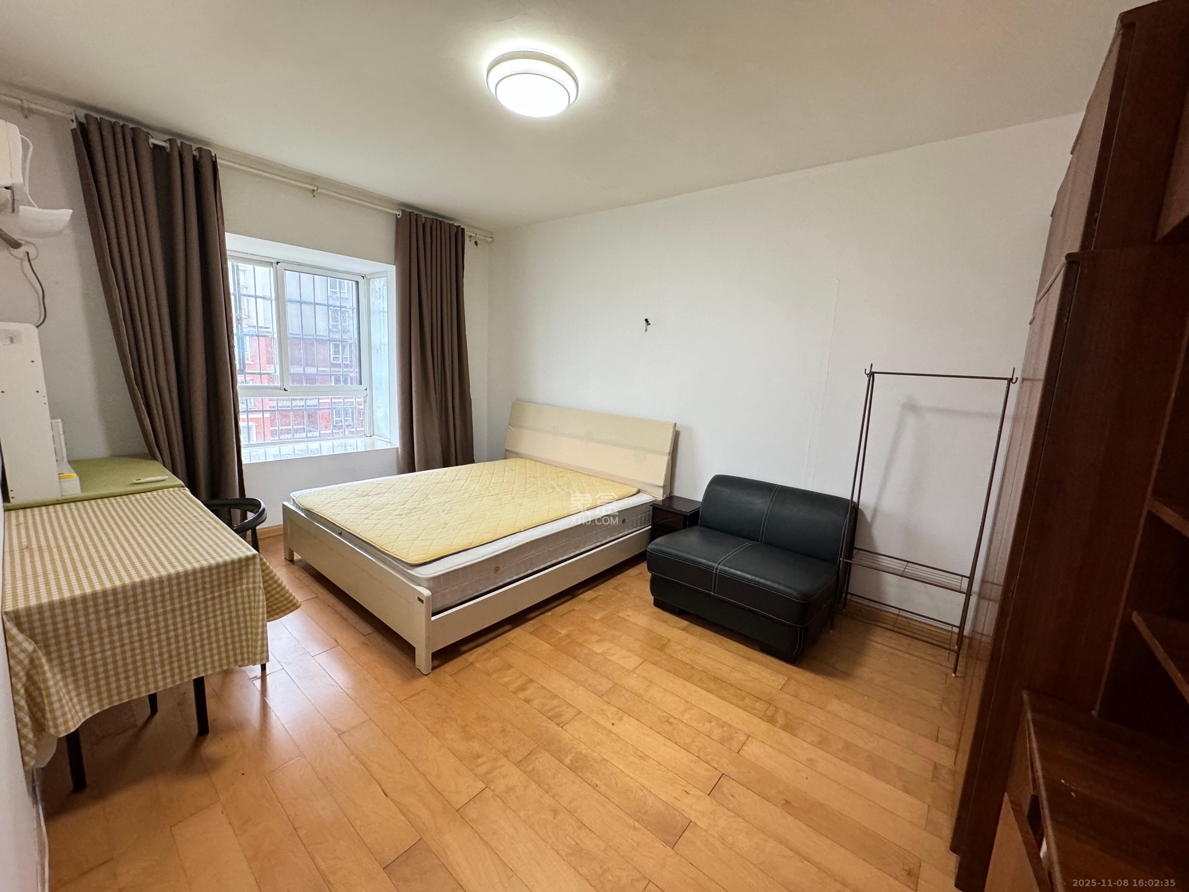 理工大学职工单位房青年汇  2室2厅1卫    1800.0元/月室内图