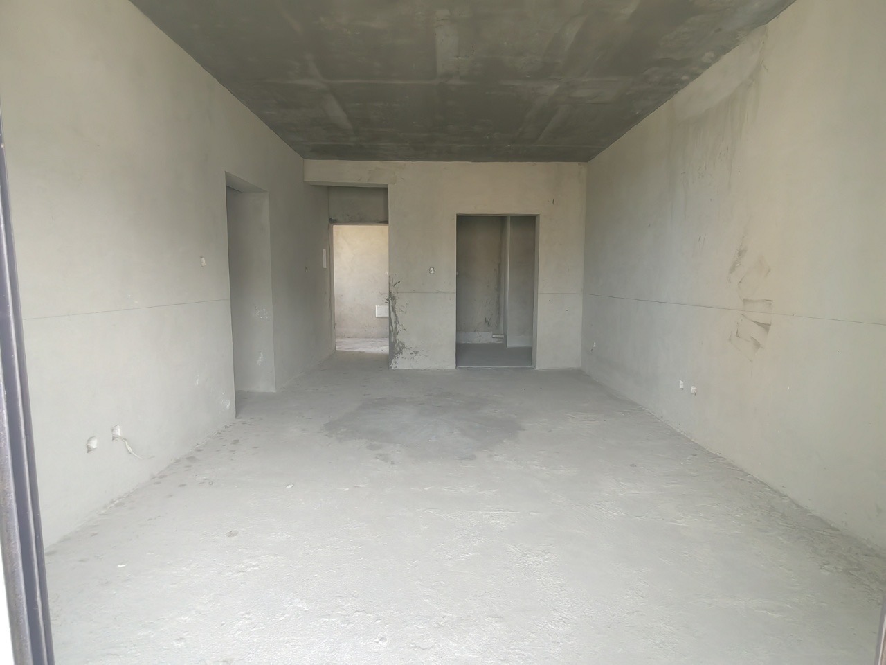 和风家园一期  3室1厅1卫    230.0万客厅