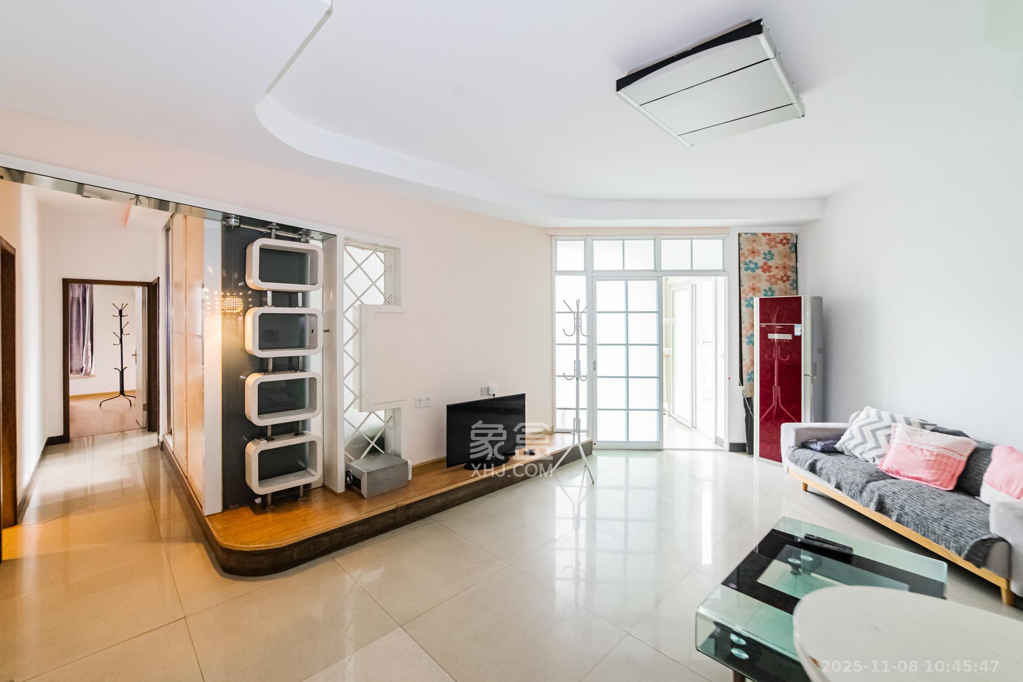 顺天黄金海岸  3室2厅2卫    2500.0元/月