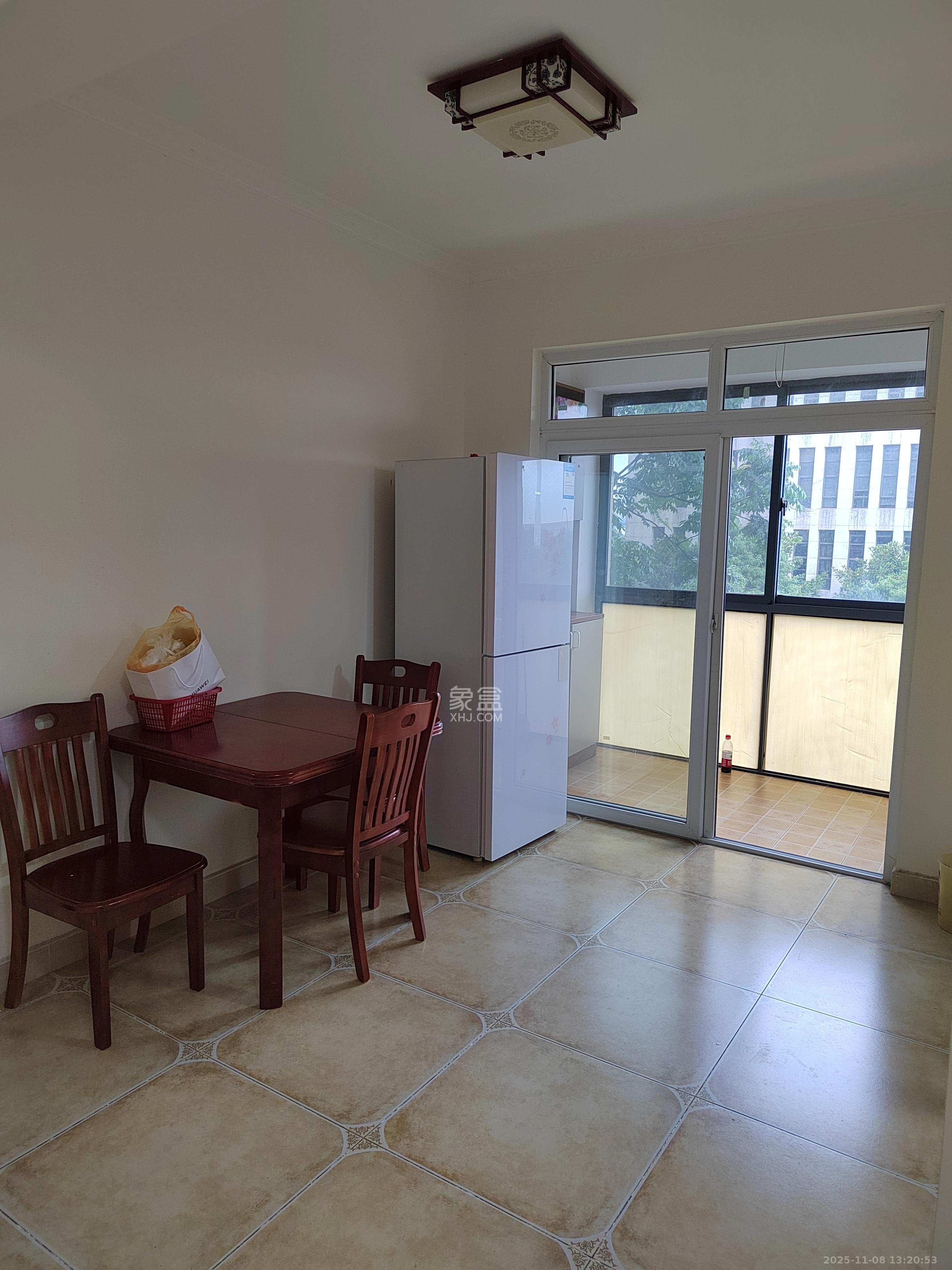 光明城市(星辰青年城) 3室2厅2卫 2100.0元/月 光明城市(星辰青年城) 3室2厅2卫 2100.0元/月室内图