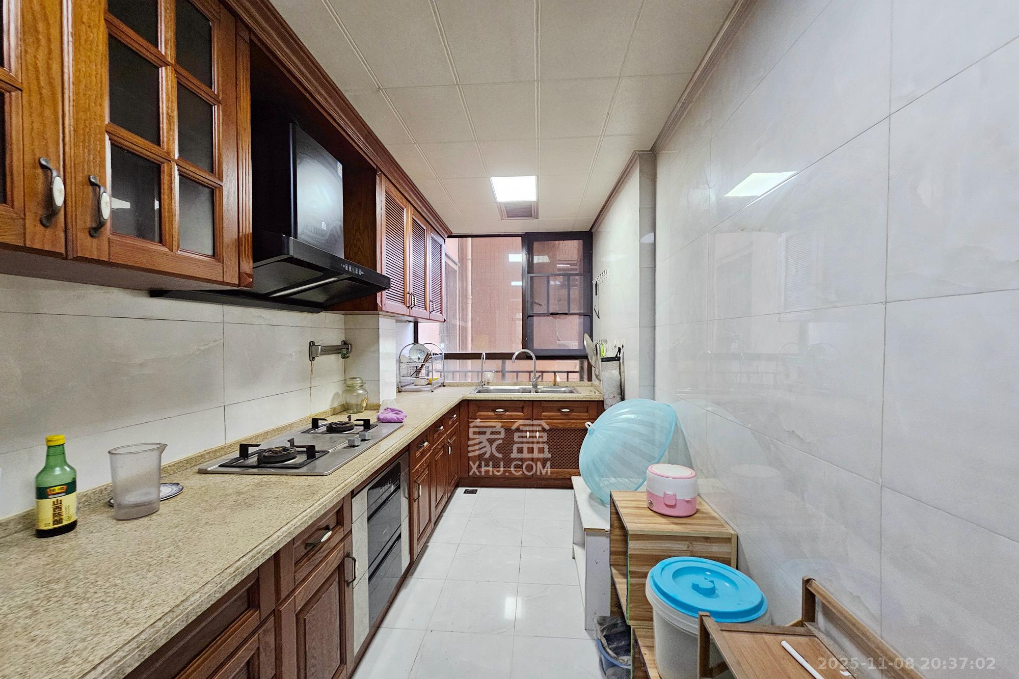 融科檀香山（融科紫檀、香山国际）  4室2厅2卫    188.0万厨房