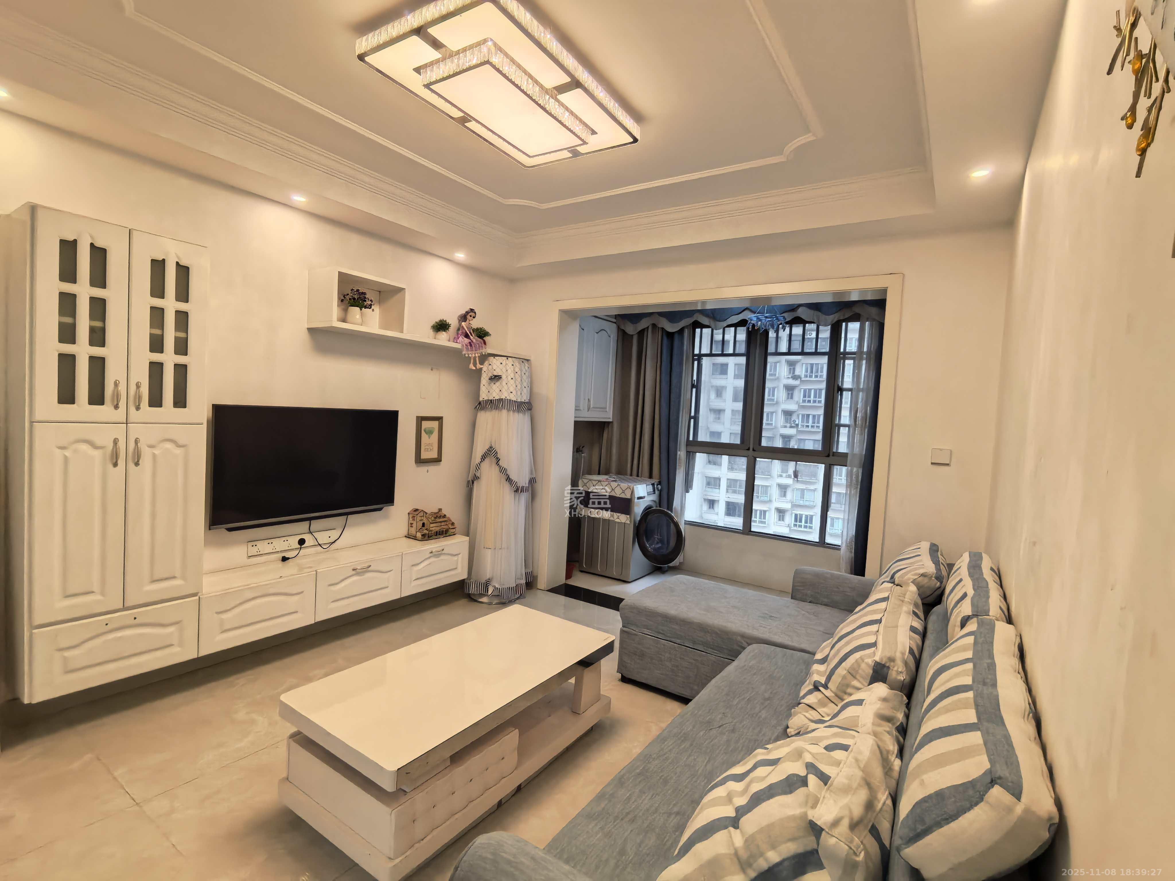 钱隆世家  3室2厅1卫    2000.0元/月室内图