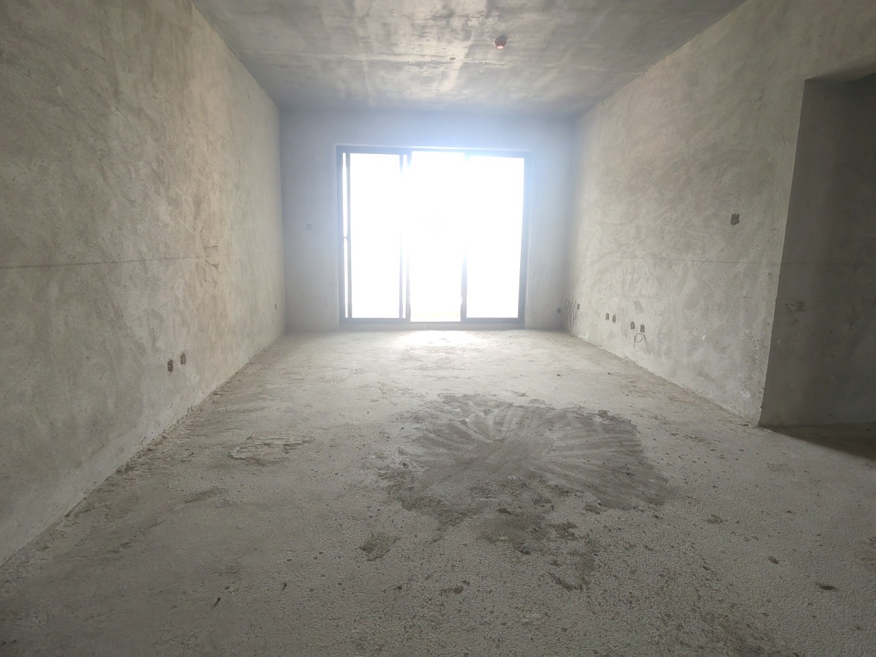 和风家园一期  3室1厅1卫    230.0万客厅