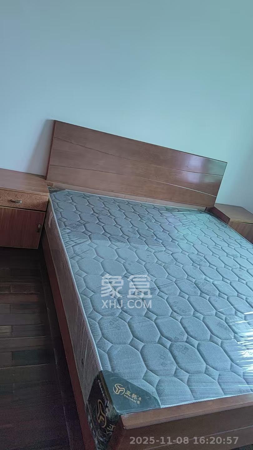 旺角佳园  4室2厅2卫    2000.0元/月室内图