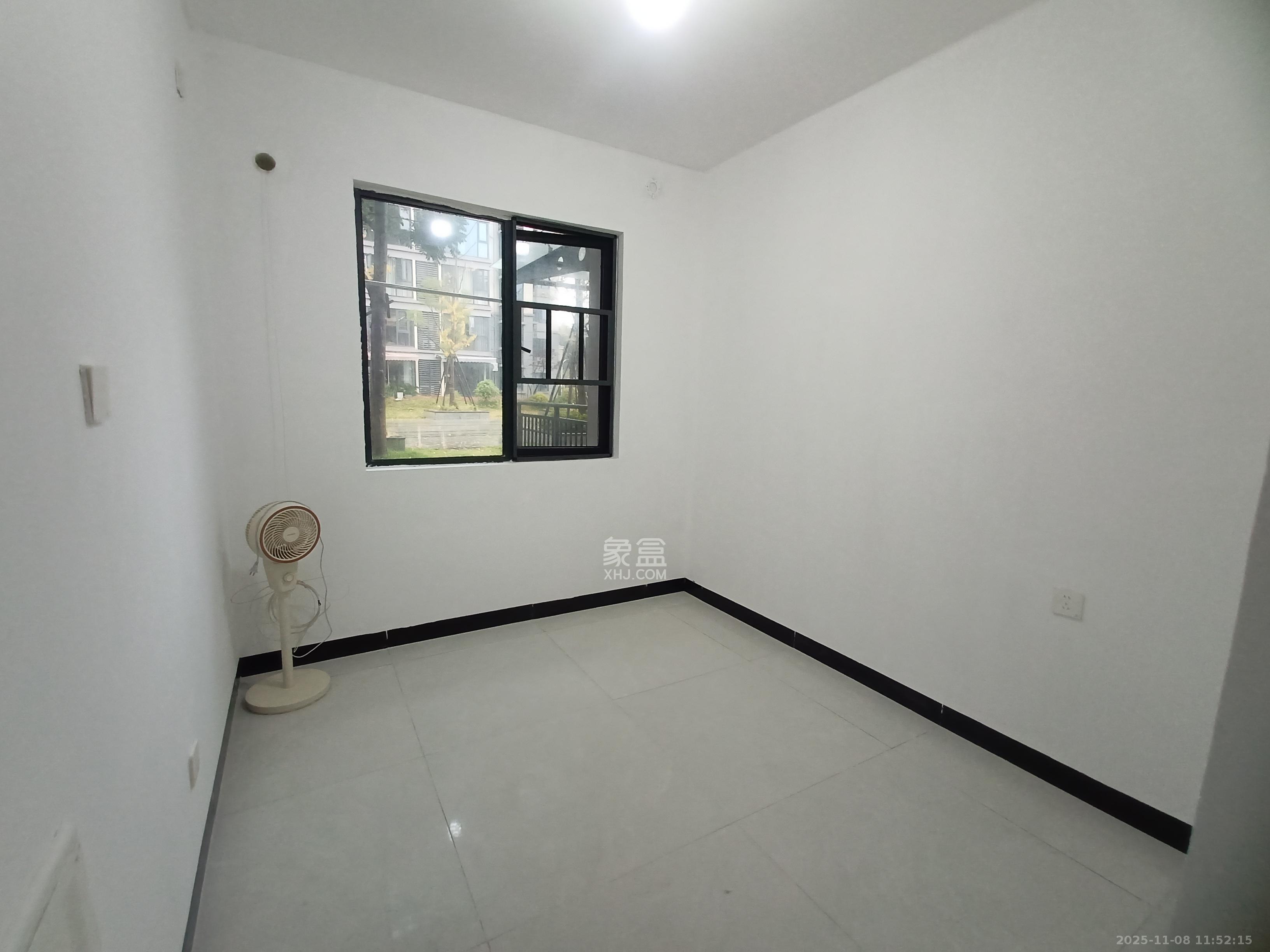 惟智园安置小区  4室2厅2卫    2400.0元/月室内图