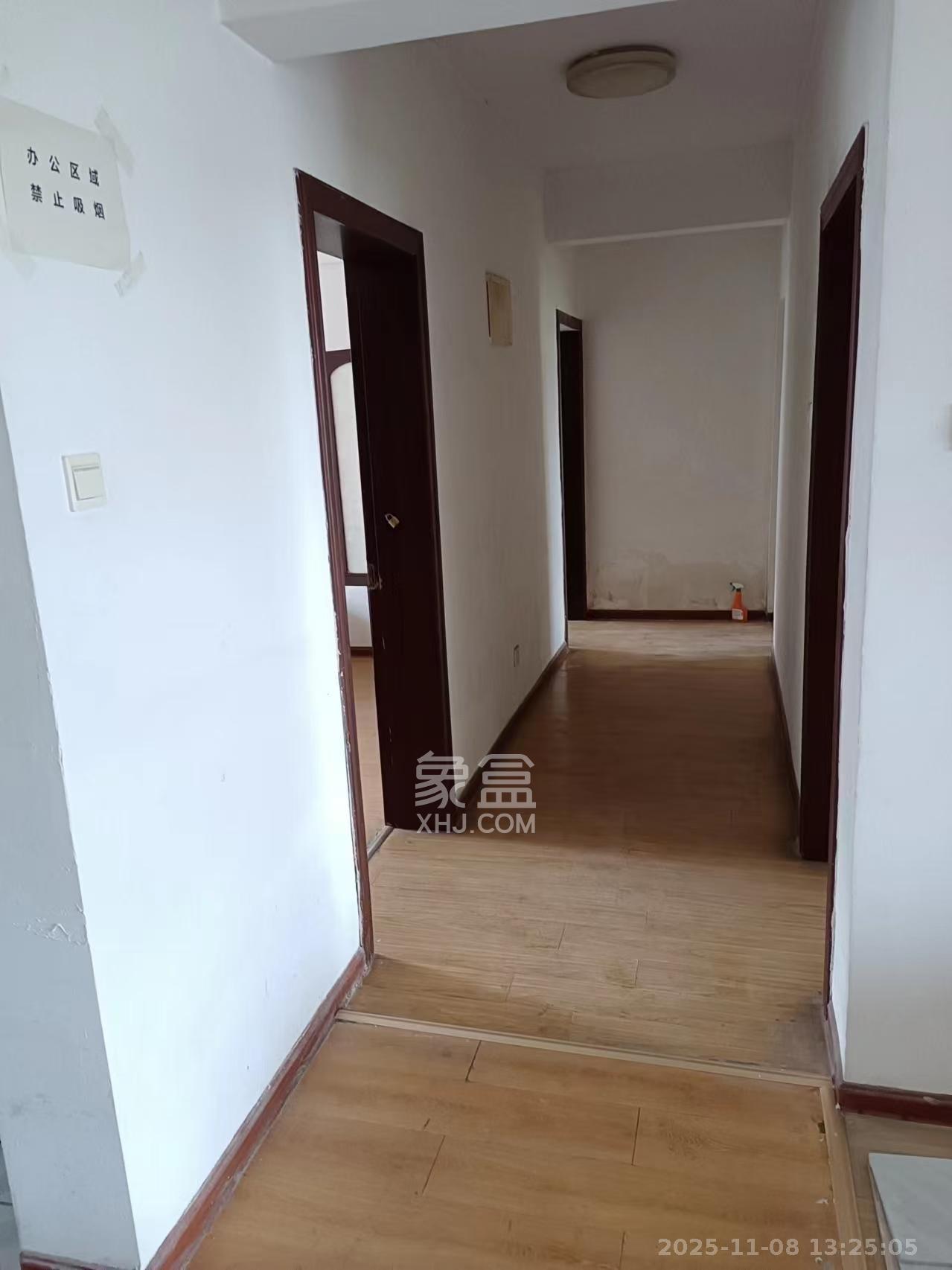 中天瑞景  3室2厅1卫    3500.0元/月室内图