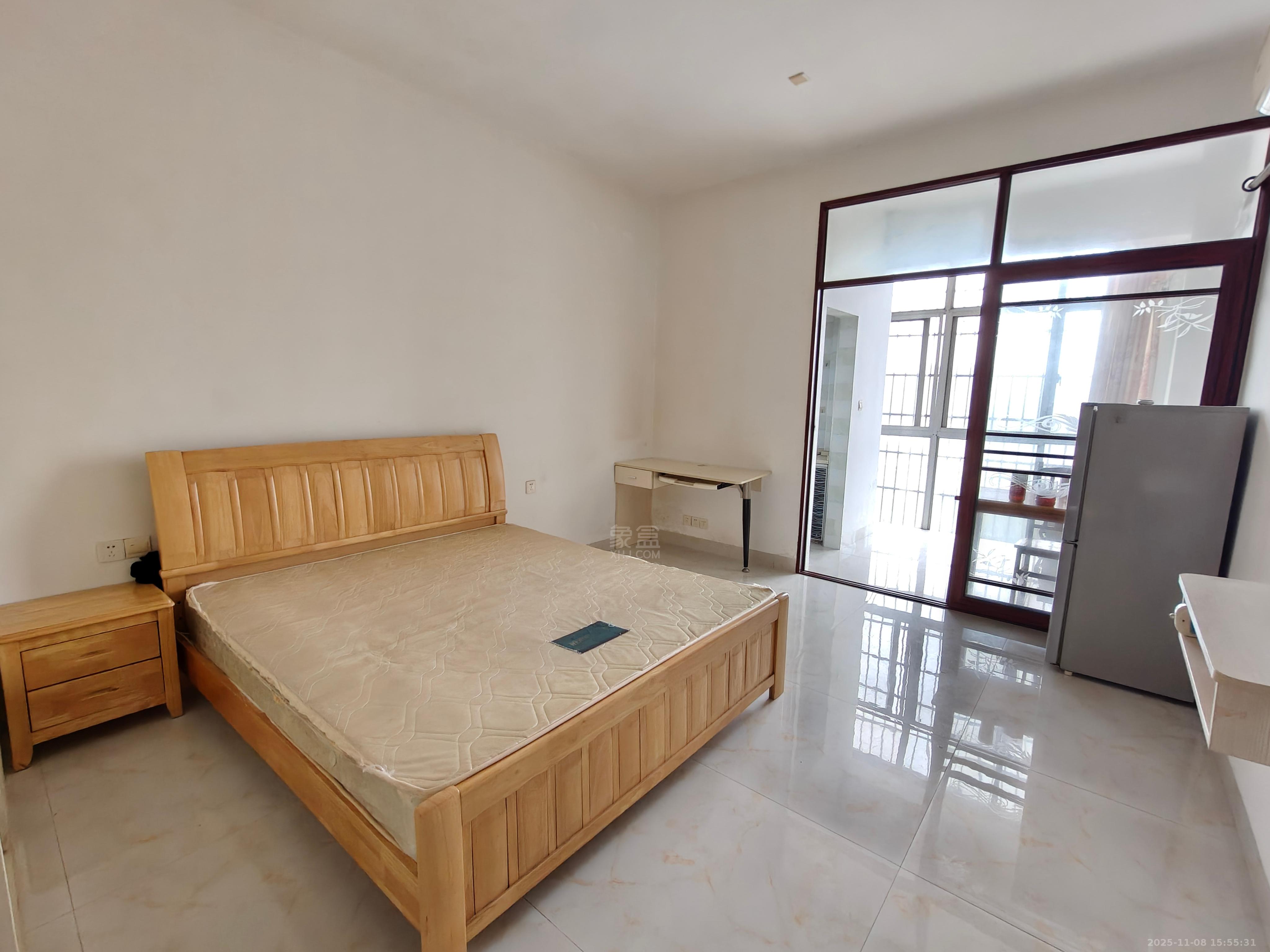 蓝筹公寓1栋  1室1厅1卫    1000.0元/月