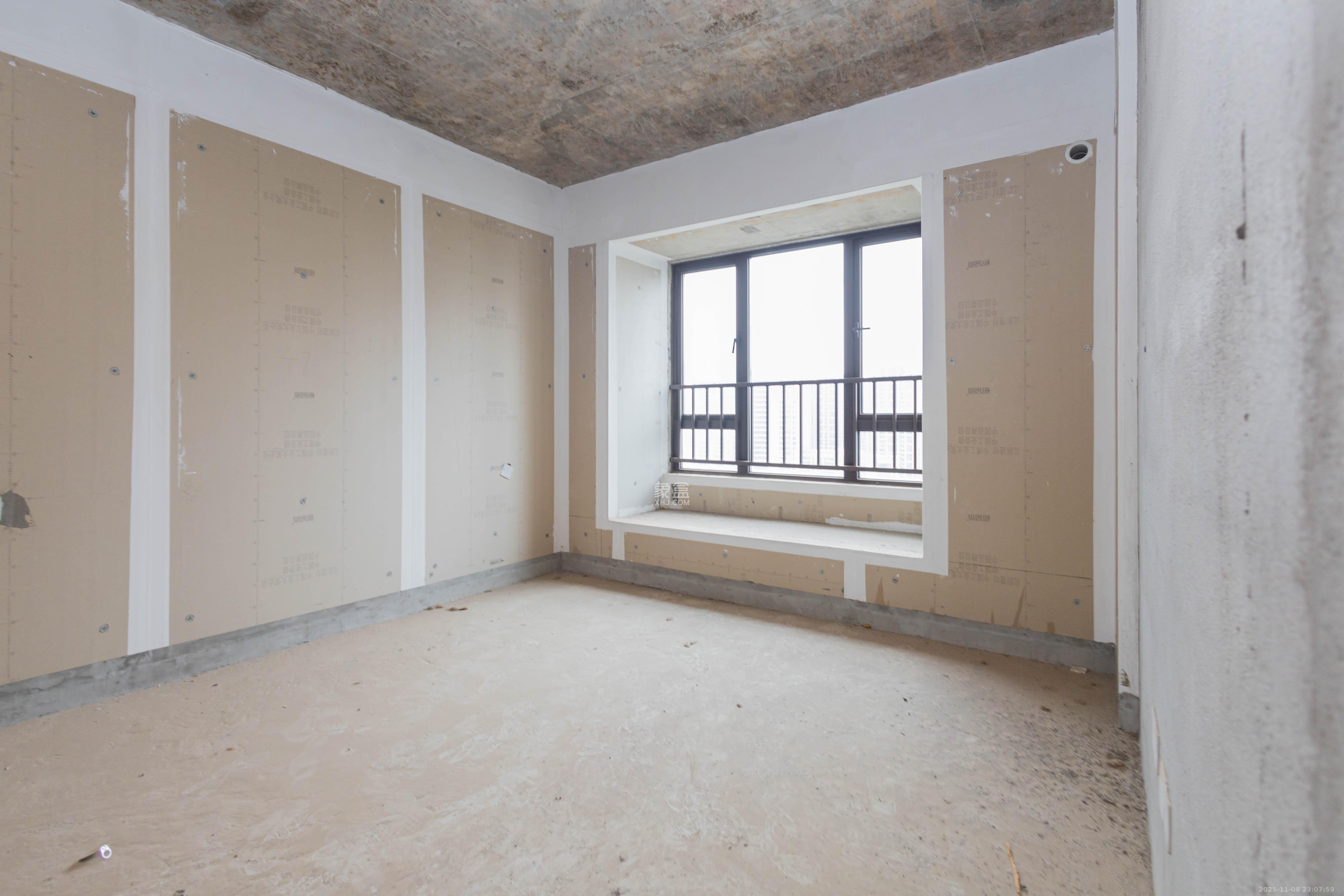 龙湖碧桂园天宸原著 4室2厅2卫 160.0万 龙湖碧桂园天宸原著 4室2厅2卫 160.0万卧室