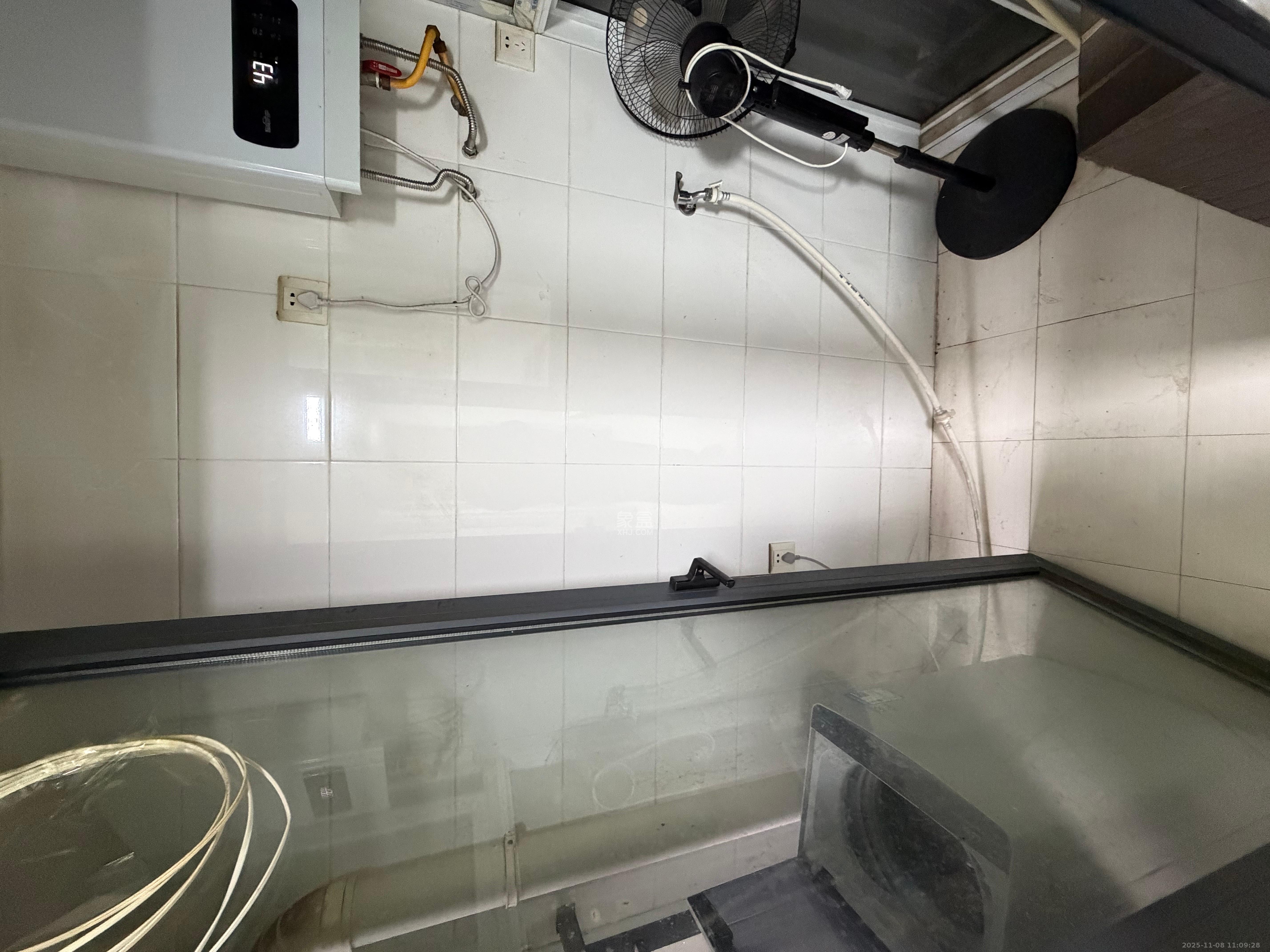 三万英尺  1室1厅1卫    1700.0元/月室内图