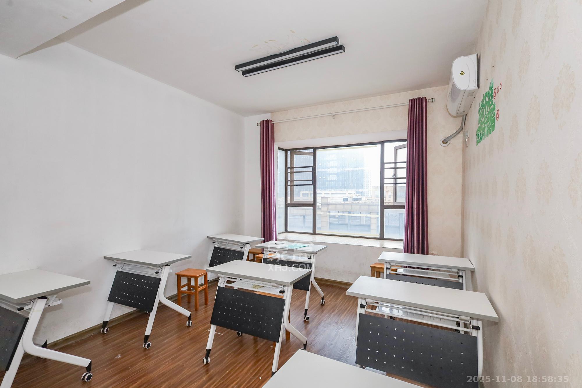 钰龙天下二期(钰龙佳园) 1室2厅1卫 196.0万 钰龙天下二期(钰龙佳园) 1室2厅1卫 196.0万卧室