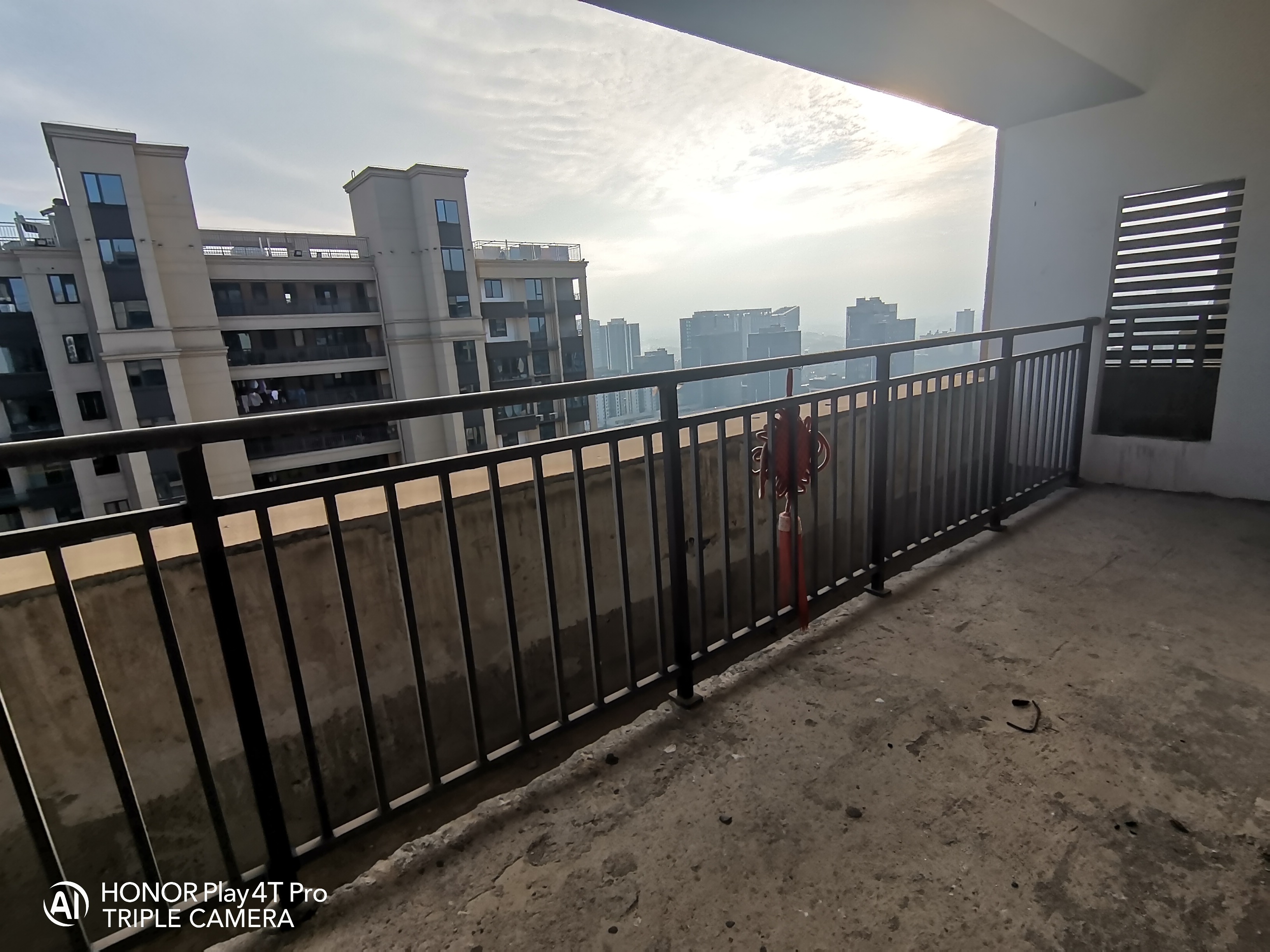 壹号院子 3室2厅1卫 61.8万 壹号院子 3室2厅1卫 61.8万阳台