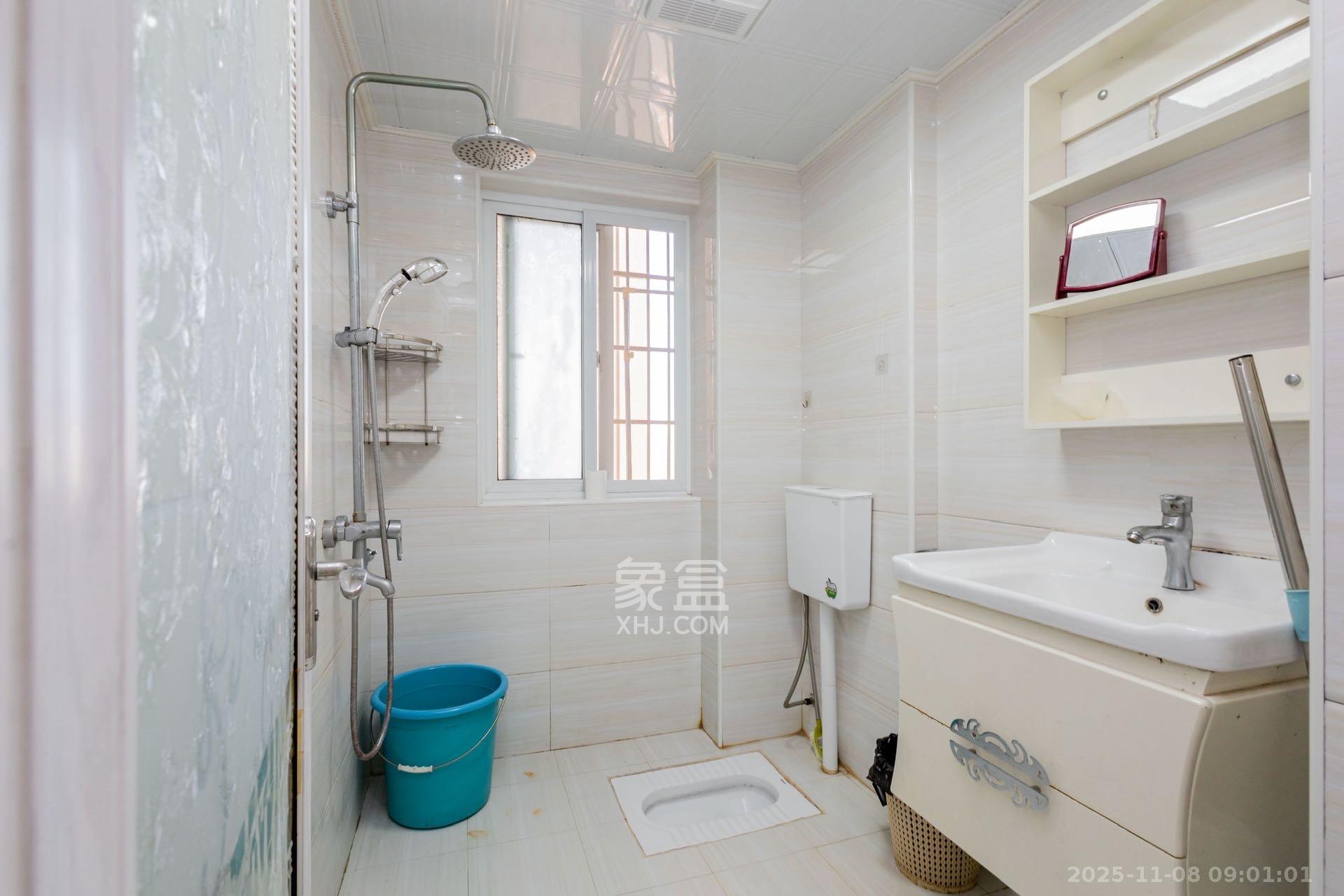 领东汇  3室2厅1卫    1900.0元/月室内图