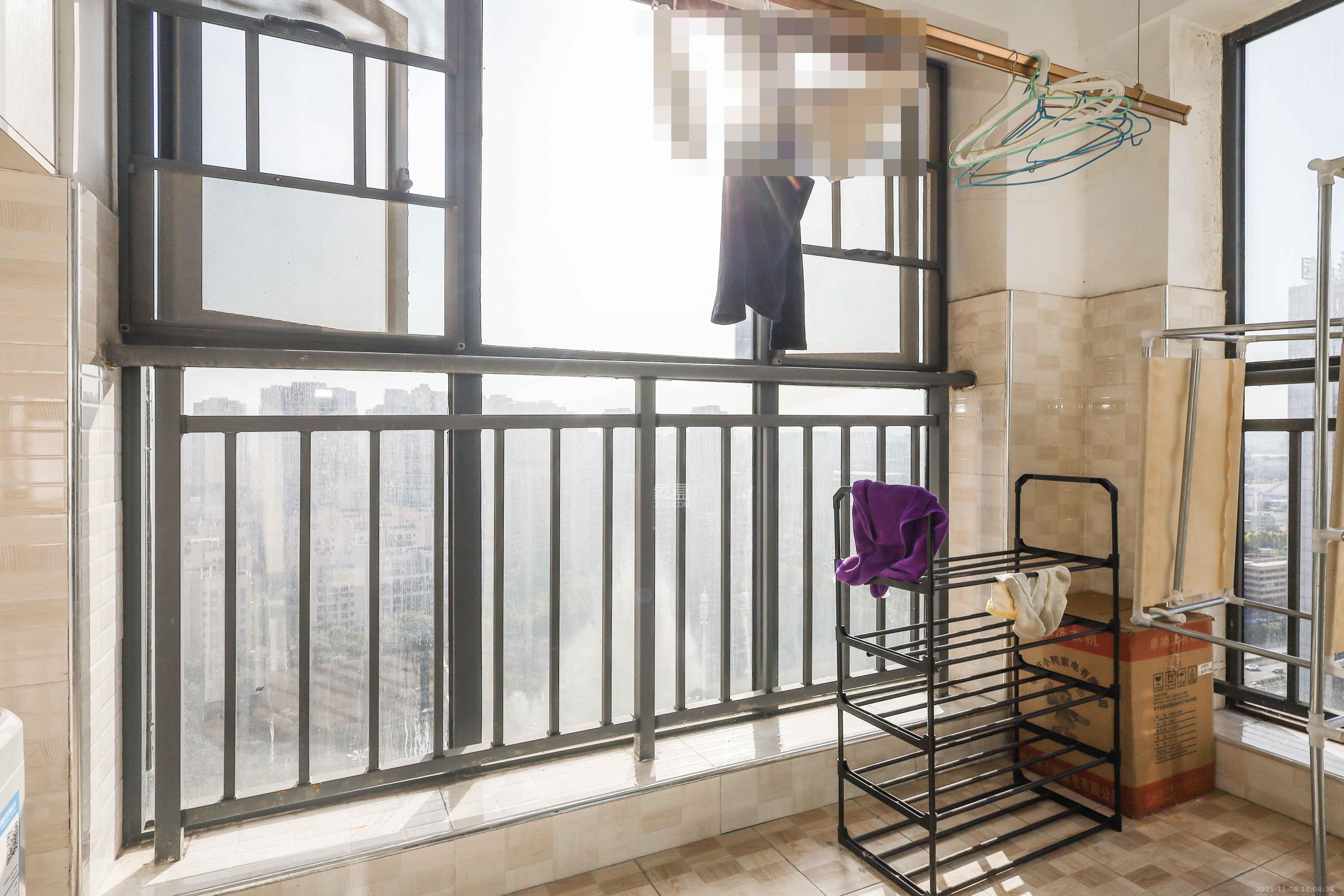 荣盛花语馨苑  3室2厅2卫    2500.0元/月室内图